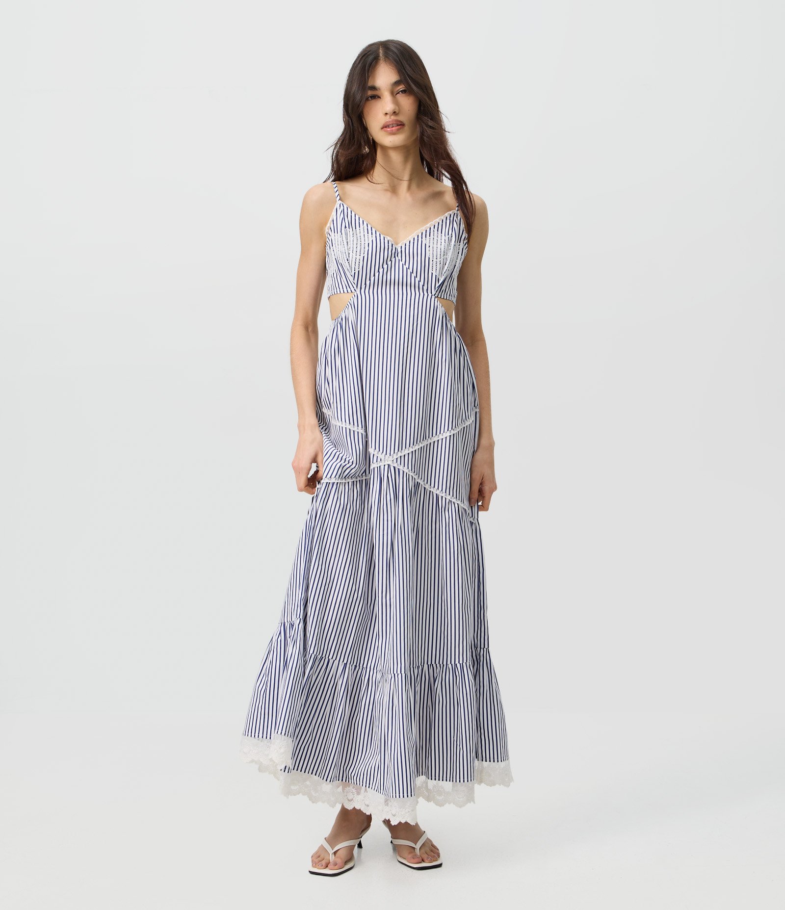 Vestido Evasê em Tricoline Listrado com Bordado Branco 1