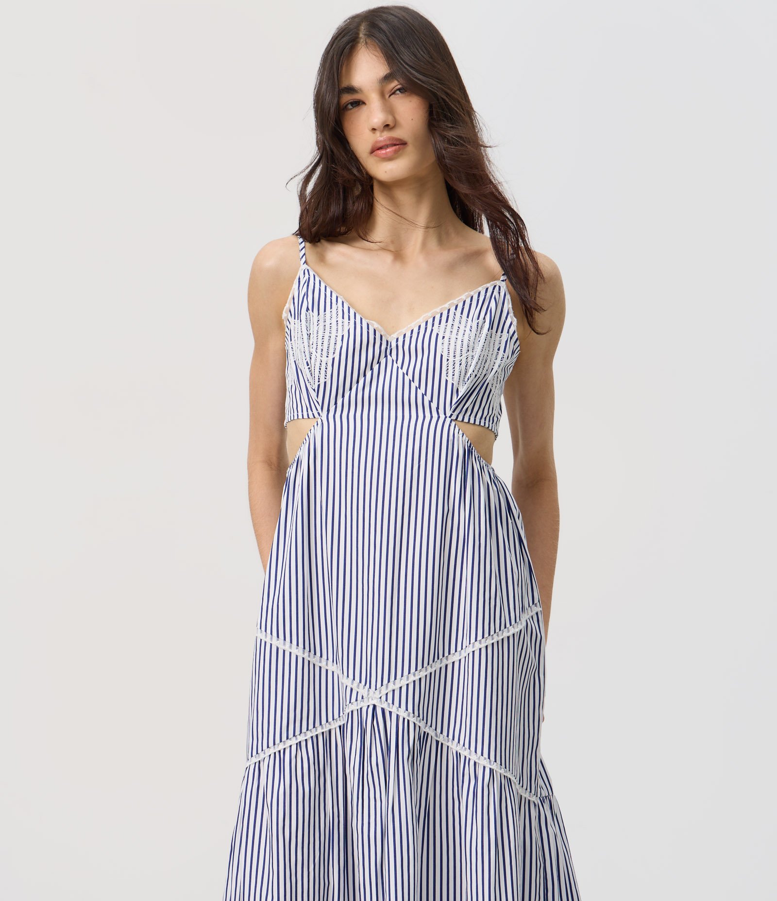 Vestido Evasê em Tricoline Listrado com Bordado Branco 2