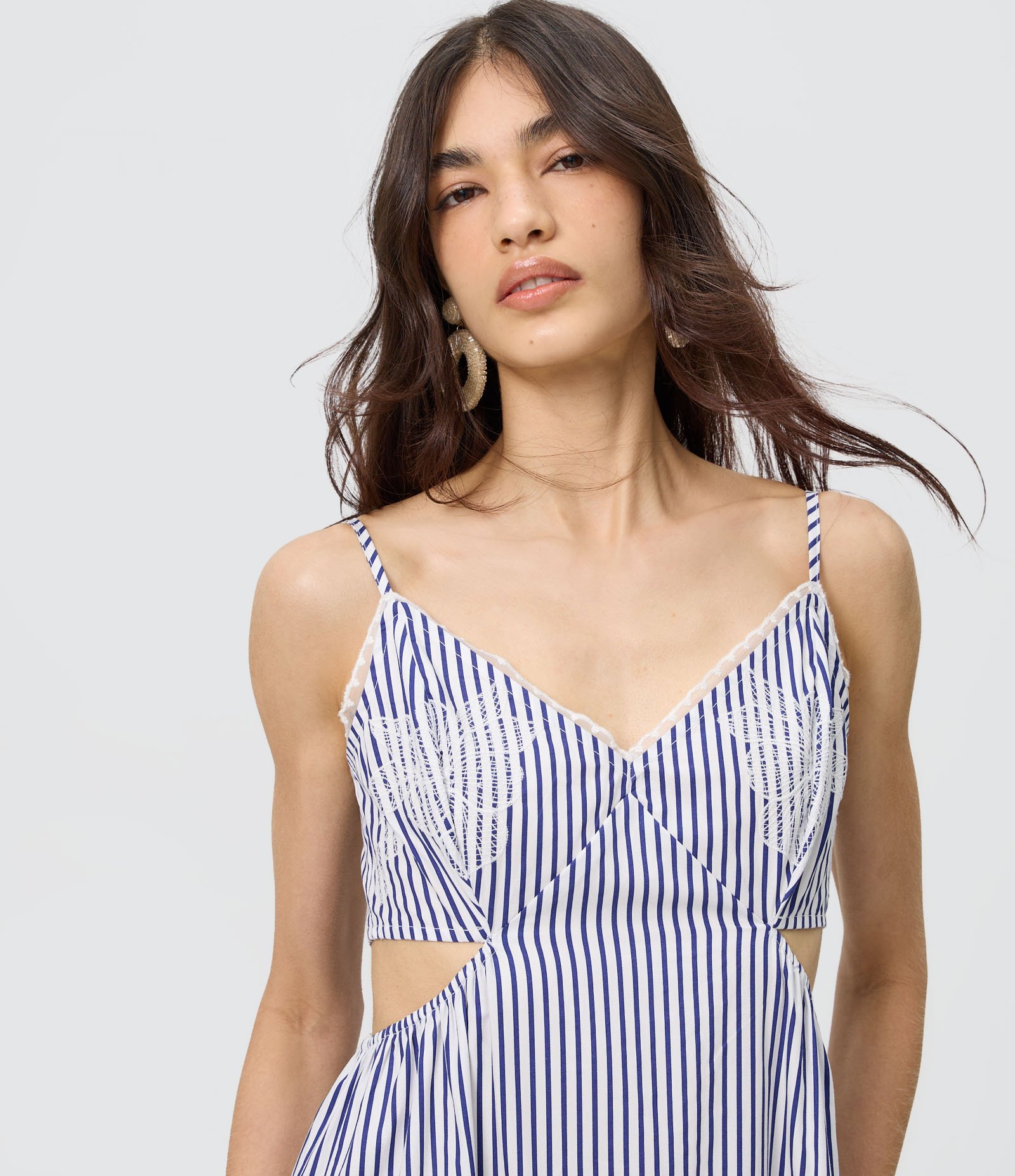 Vestido Evasê em Tricoline Listrado com Bordado Branco 3