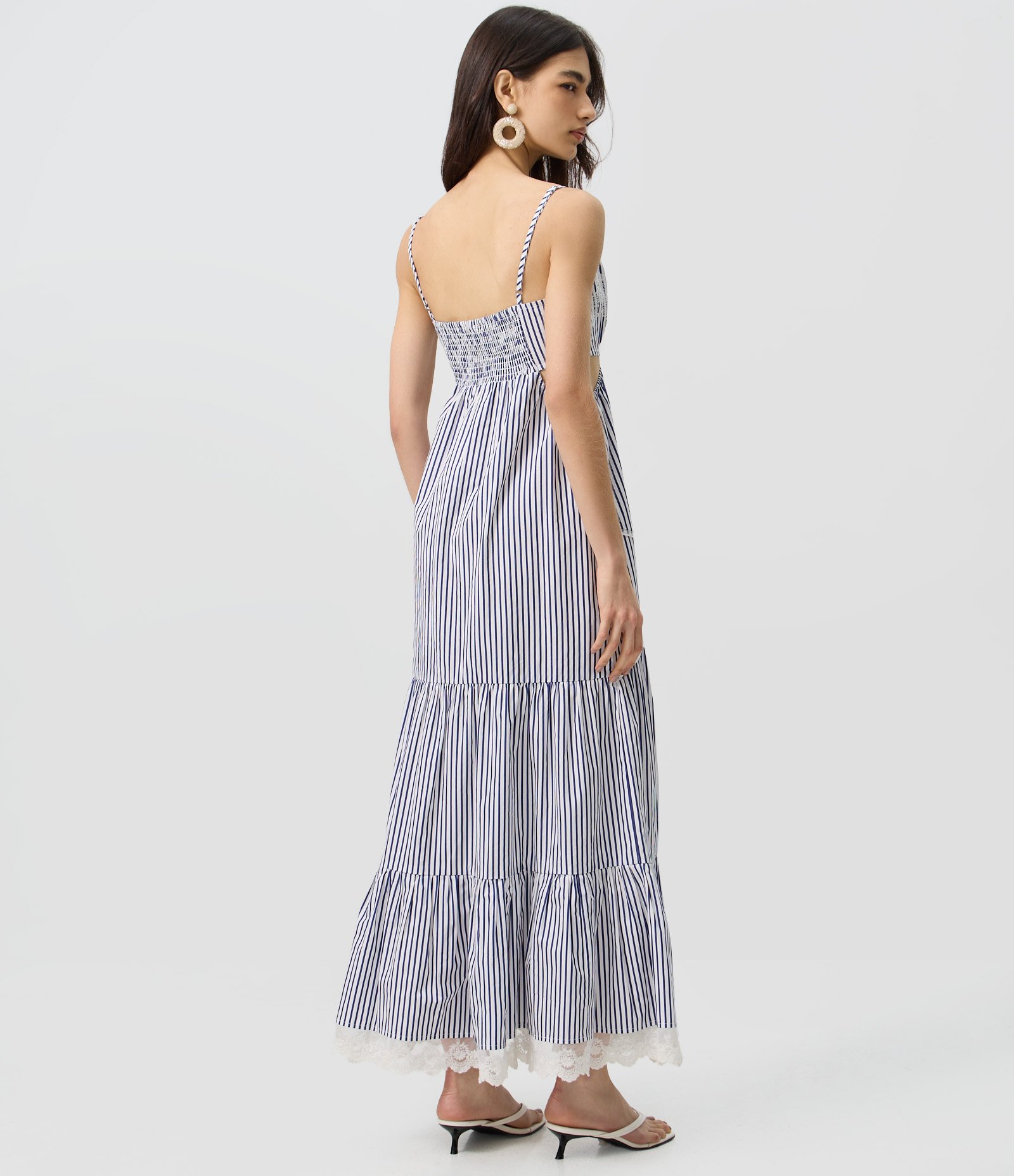 Vestido Evasê em Tricoline Listrado com Bordado Branco 4