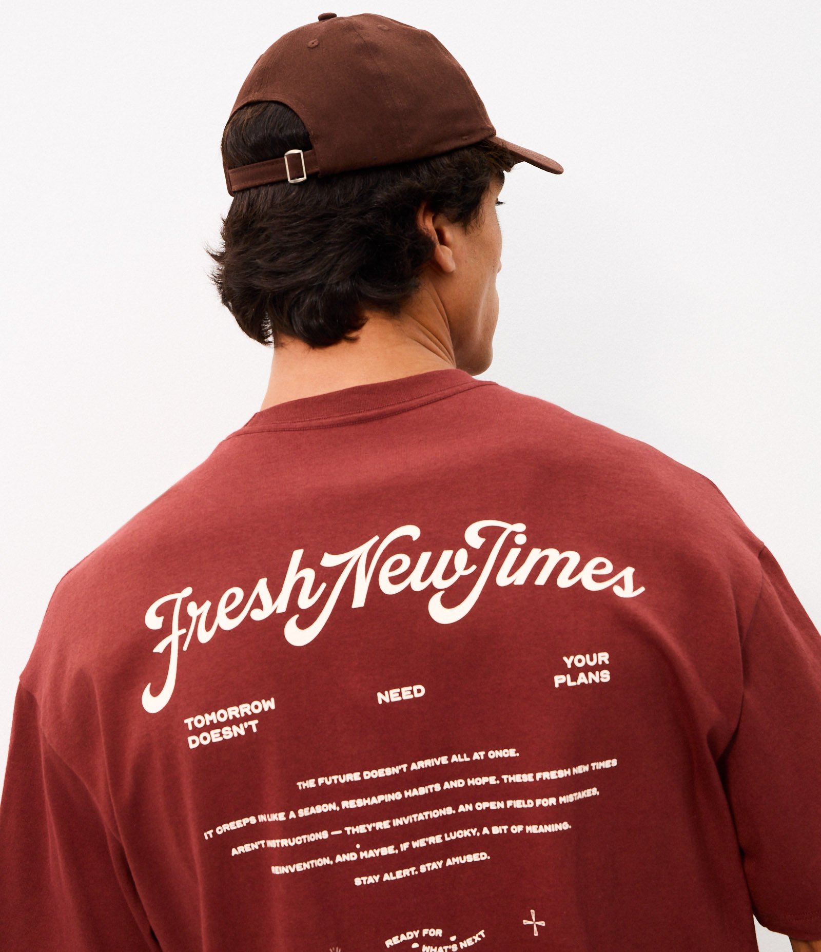Camiseta Oversized Lettering Fresh New Time Marrom 1