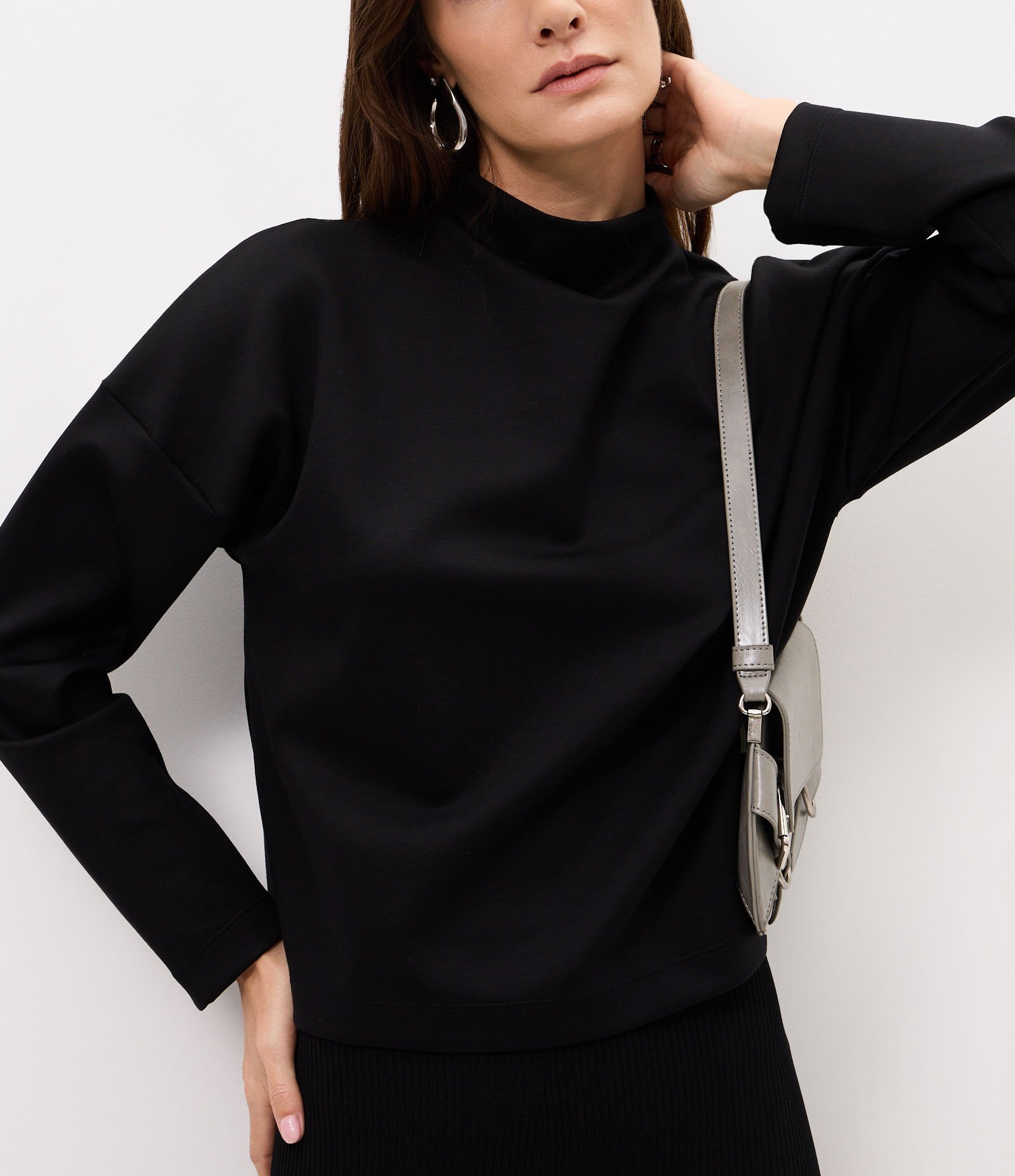 Blusa Raglan em Liocel com Manga Longa Preto 4