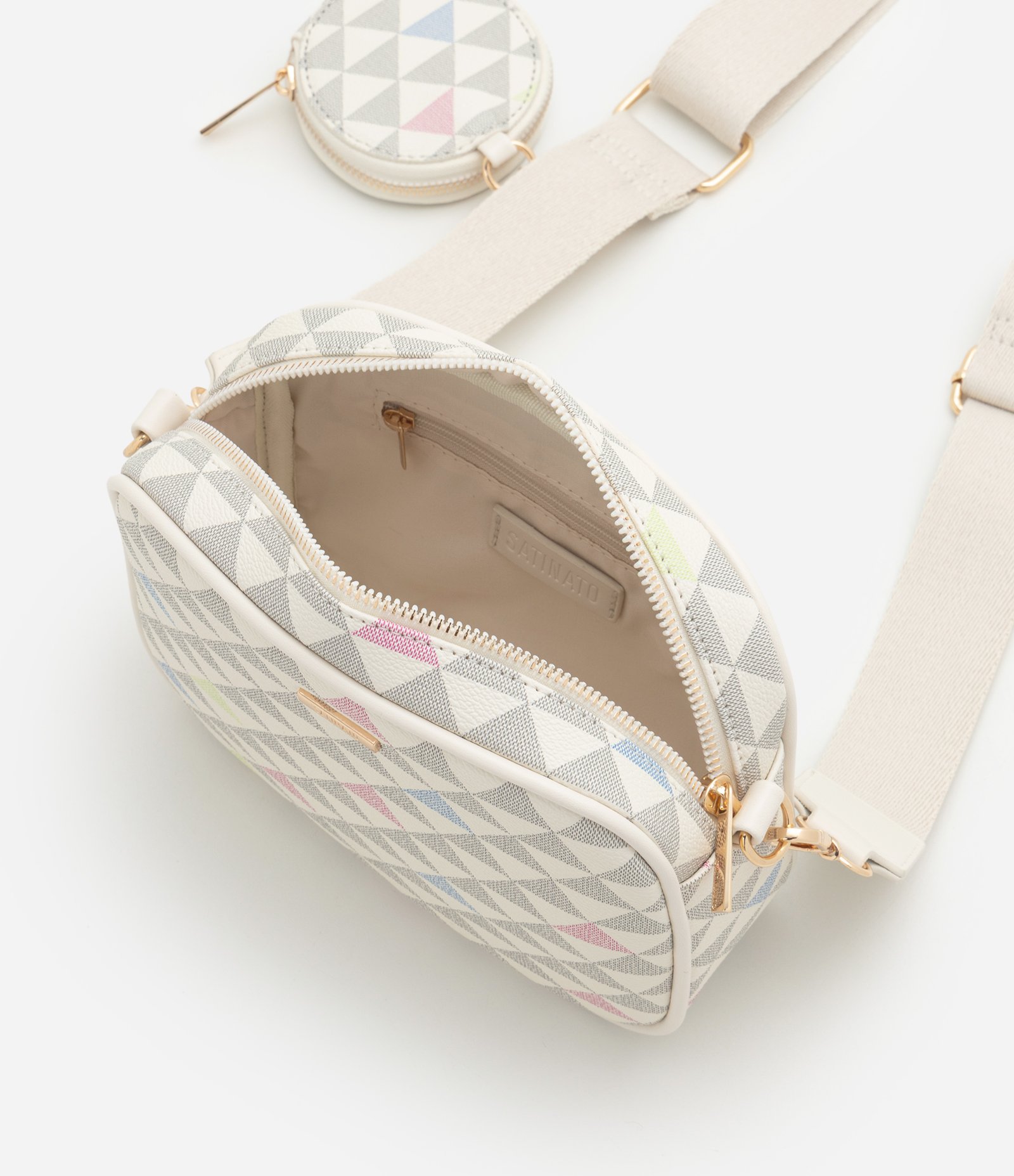 Bolsa Câmera Bag em PU com Porta Moedas e Estampa Triângulos Off White 5