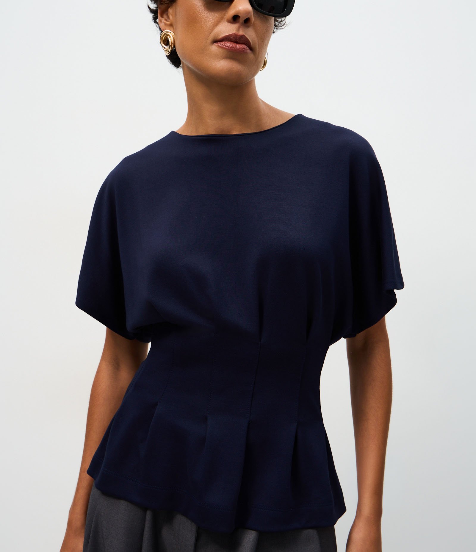 Blusa Peplum Estruturada com Pregas Frontais Azul Escuro 4