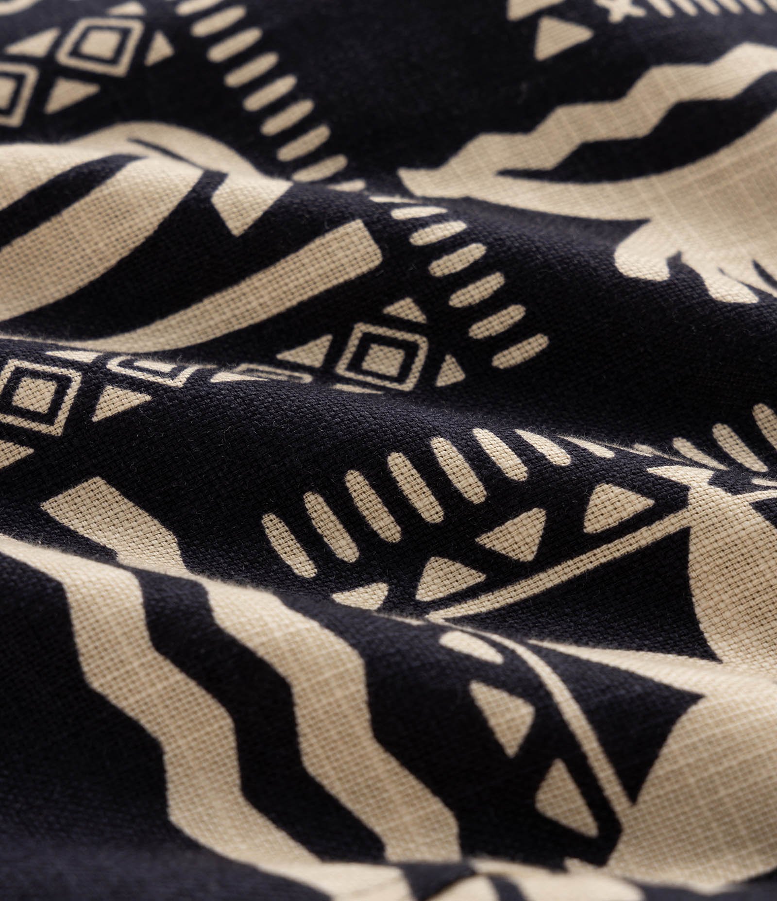 Camisa Relaxed em Algodão Texturizado com Estampa Abstrata Preto 7