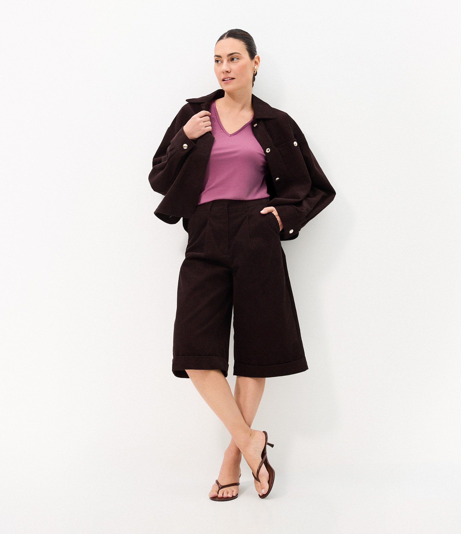 Blusa Básica em Viscose com Decote V Lilás 2