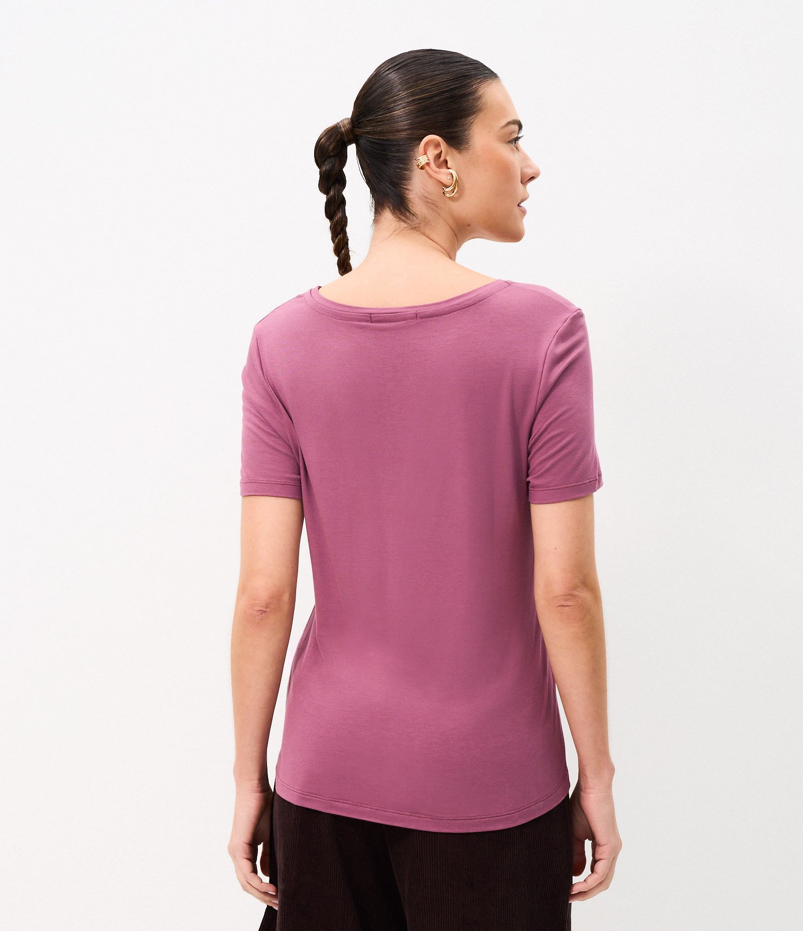 Blusa Básica em Viscose com Decote V Lilás 4