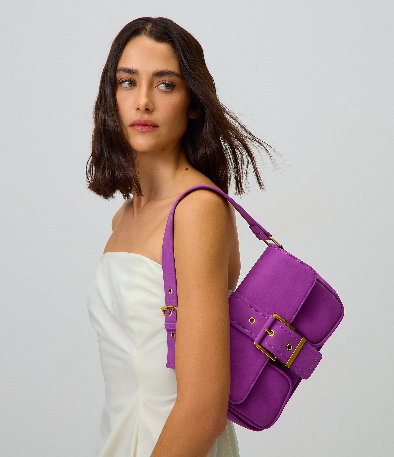 Bolsa Shoulder em Suede com Tampa e Bolsos Frontais Roxo 1
