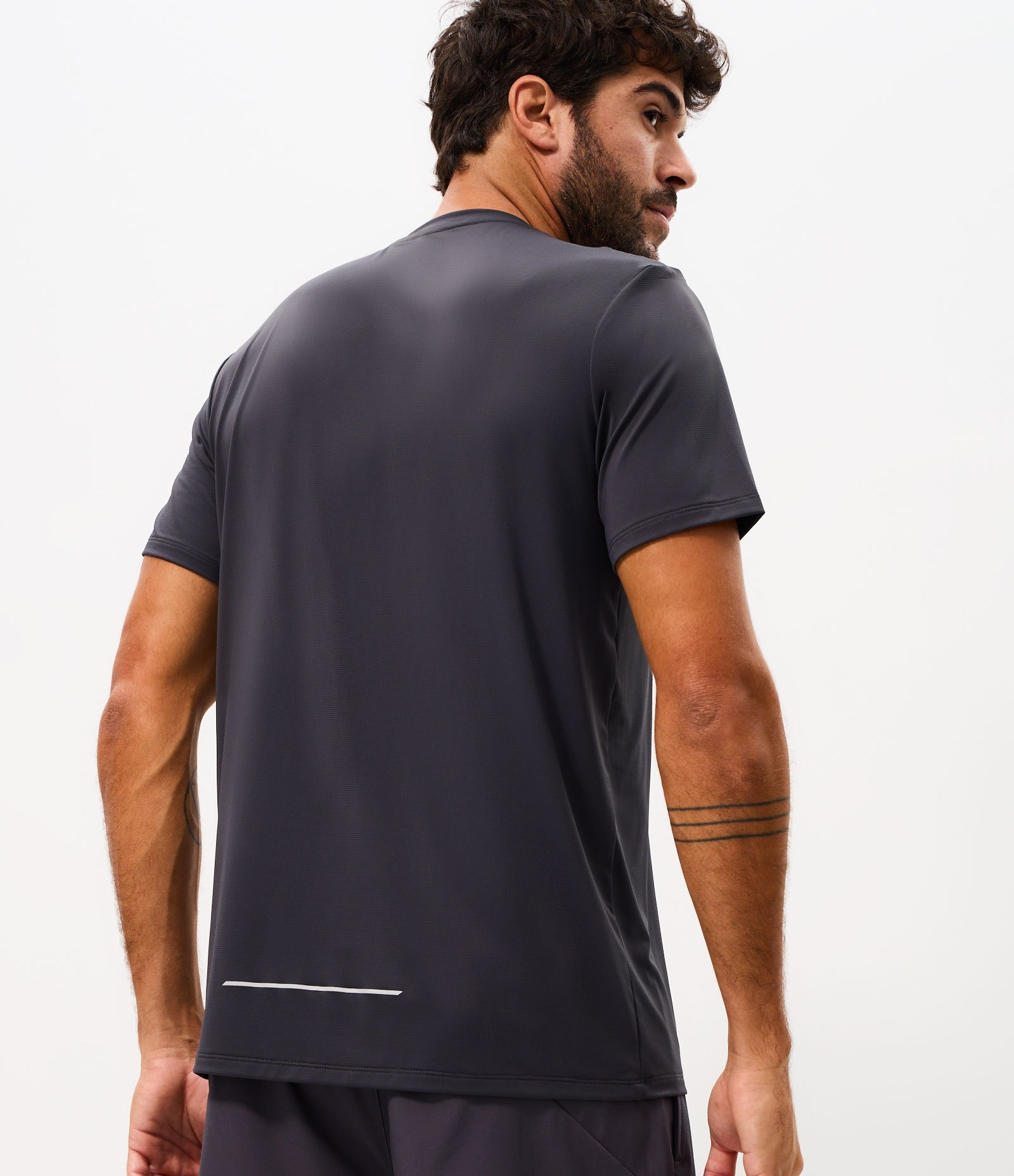 Camiseta Regular com Tecnologia Dry e Estampa Lettering Seeking My Highs Cinza 4