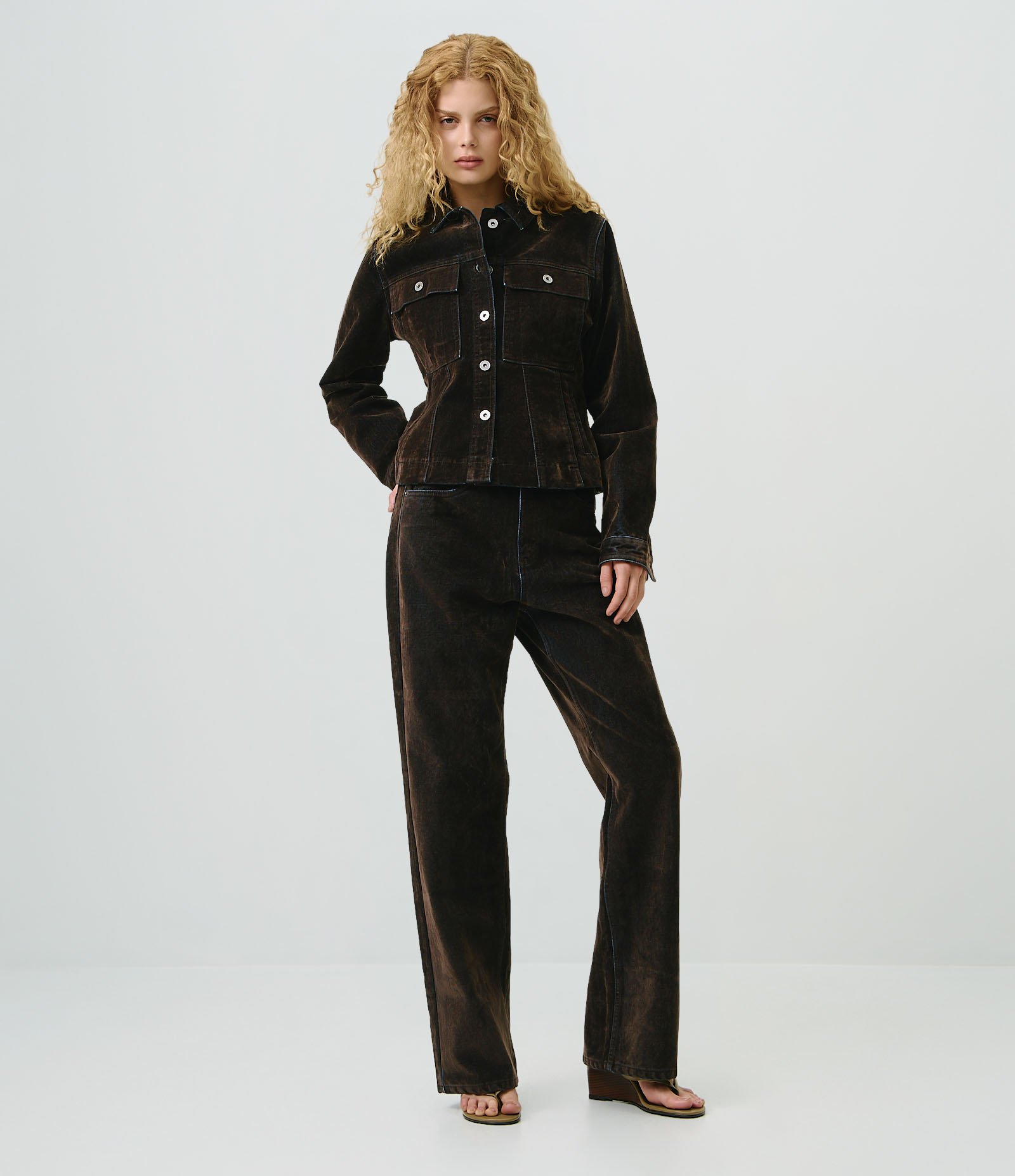 Calça Reta Comfort em Jeans com Cintura Alta Marrom 1