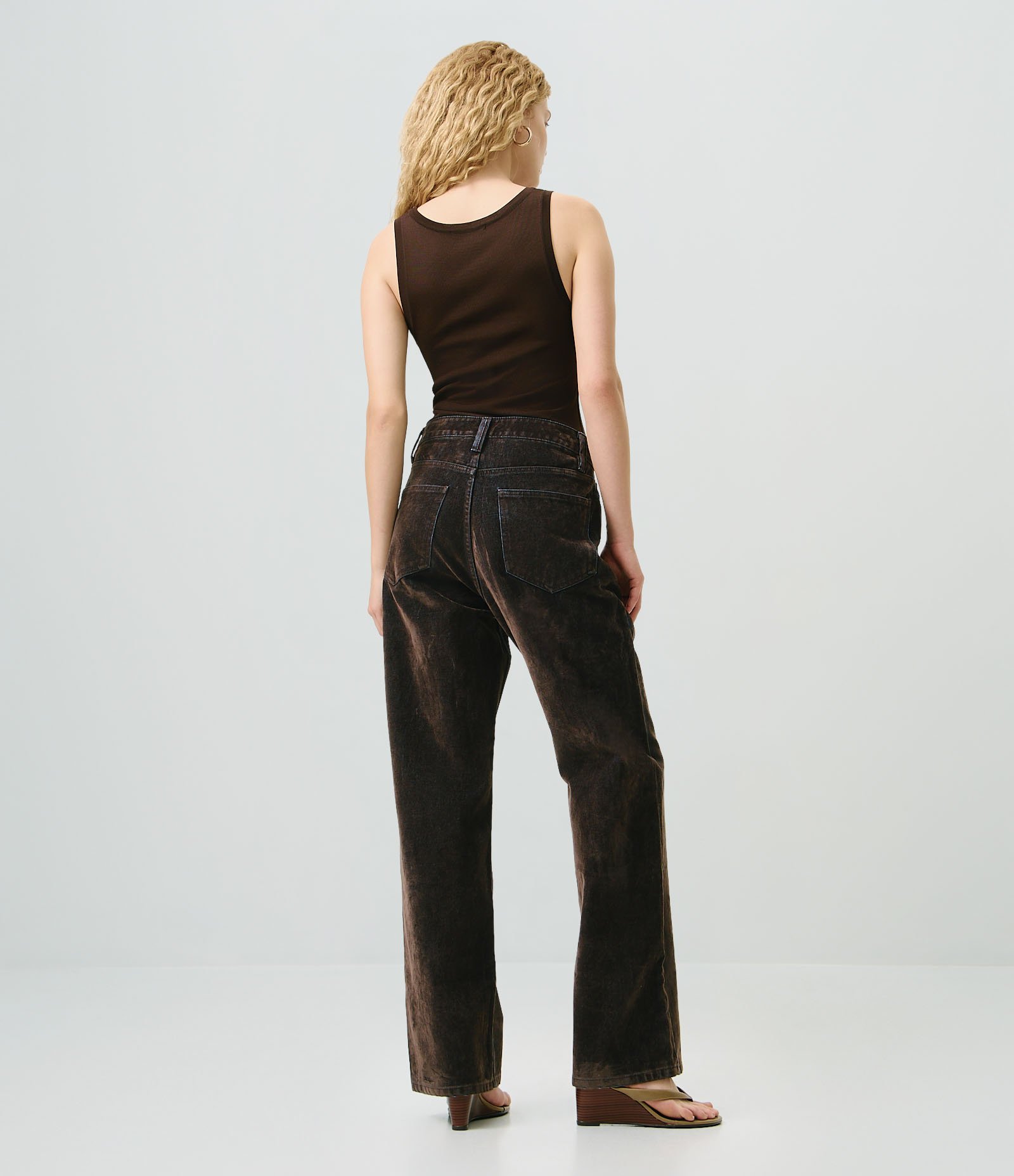 Calça Reta Comfort em Jeans com Cintura Alta Marrom 4