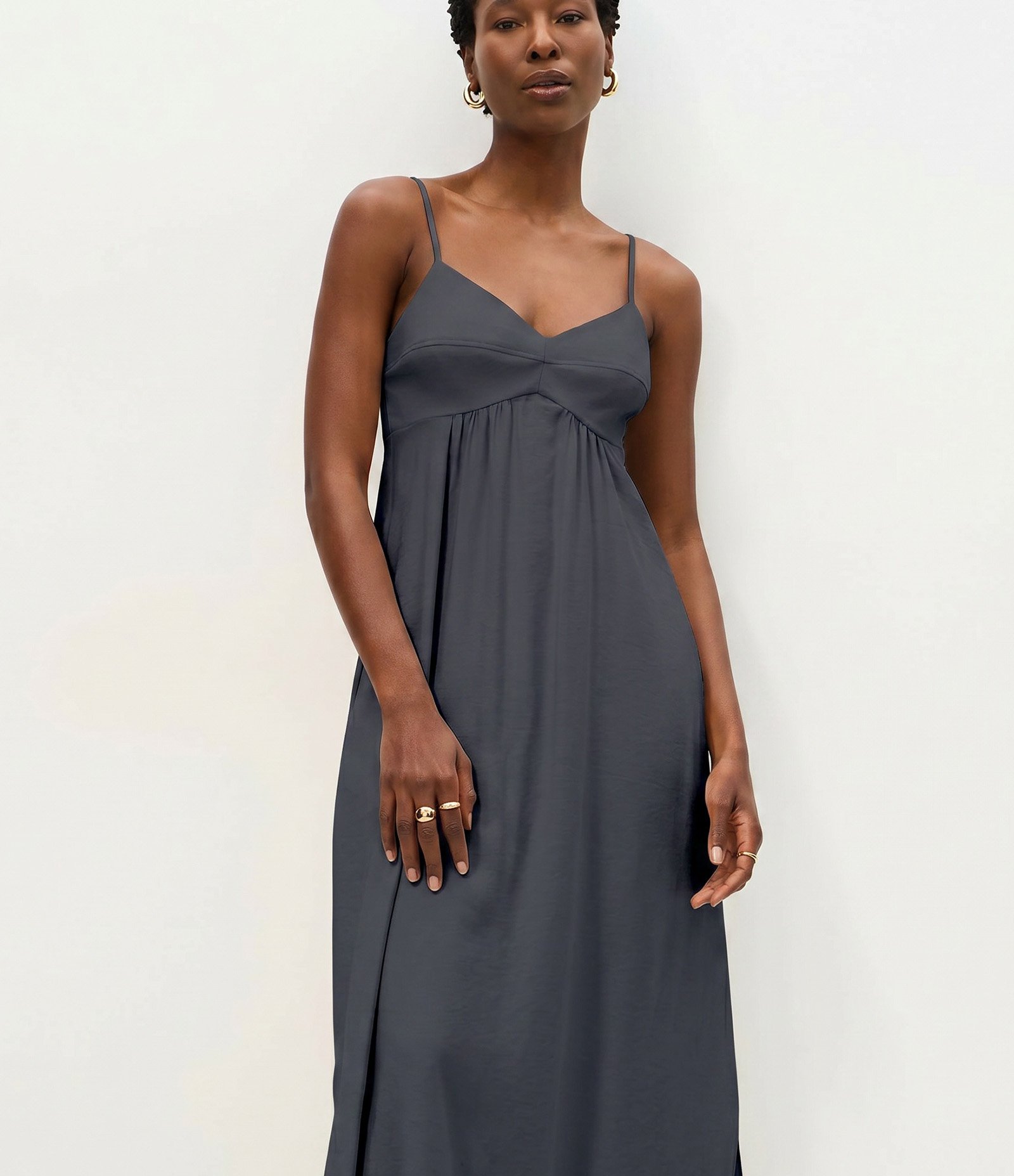 Vestido Midi Evasê em Viscose com Decote Coração Azul Escuro 1