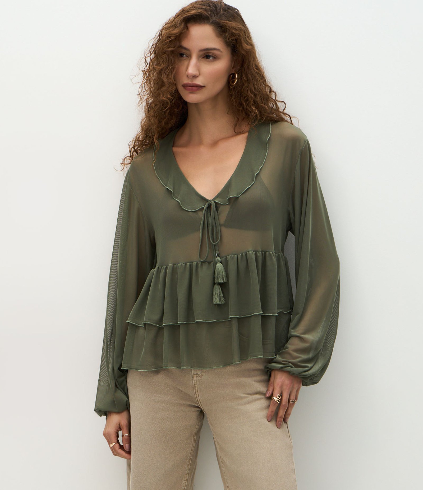 Blusa Bata em Tule com Babados e Amarração Frontal Verde 1