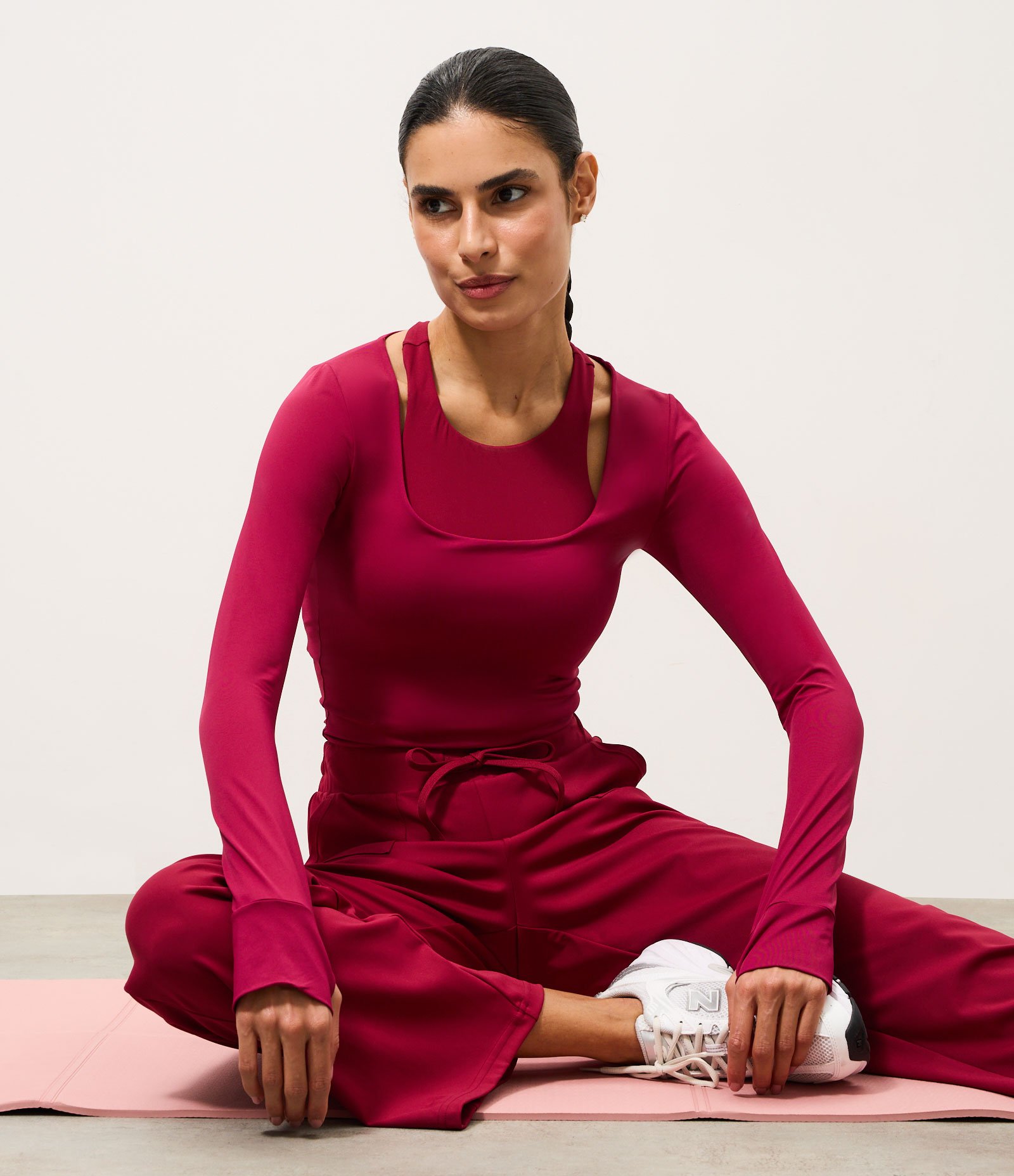 Blusa Cropped Esportiva em Microfibra com Abertura Para Polegar Vermelho 1