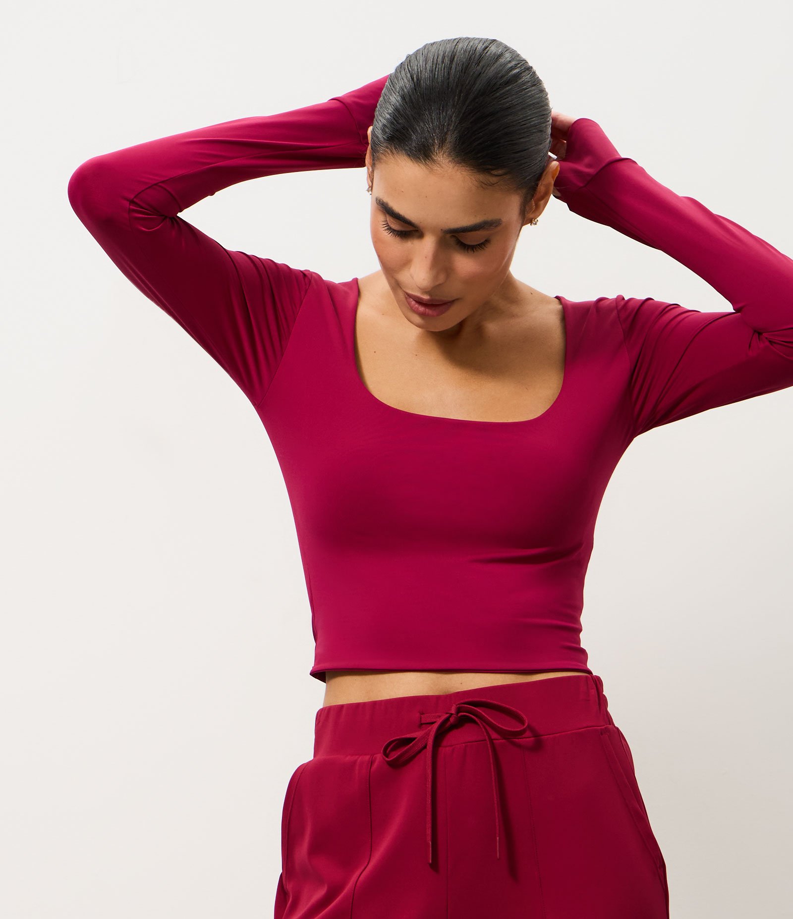 Blusa Cropped Esportiva em Microfibra com Abertura Para Polegar Vermelho 3