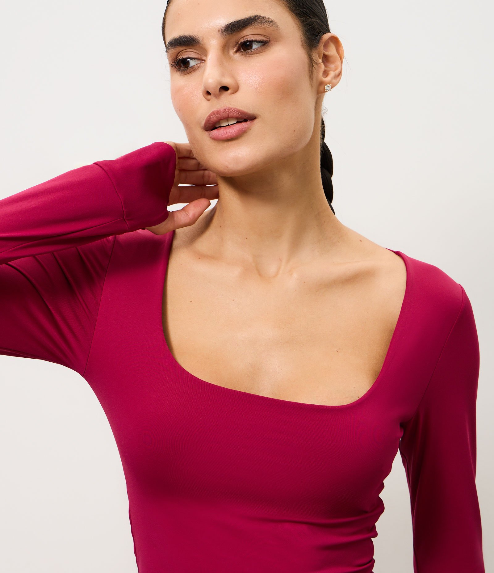 Blusa Cropped Esportiva em Microfibra com Abertura Para Polegar Vermelho 4