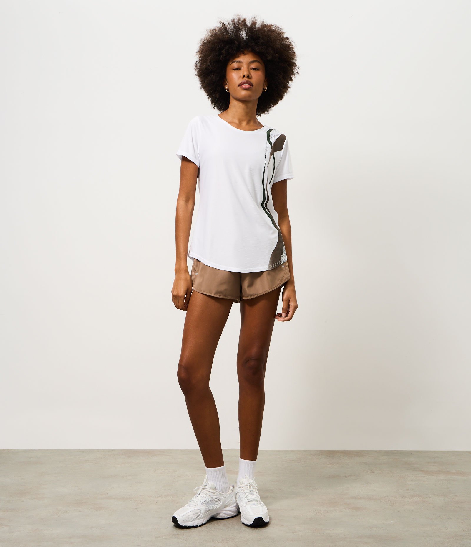 Camiseta Esportiva em Microfibra com Estampa de Ondas Branco 2