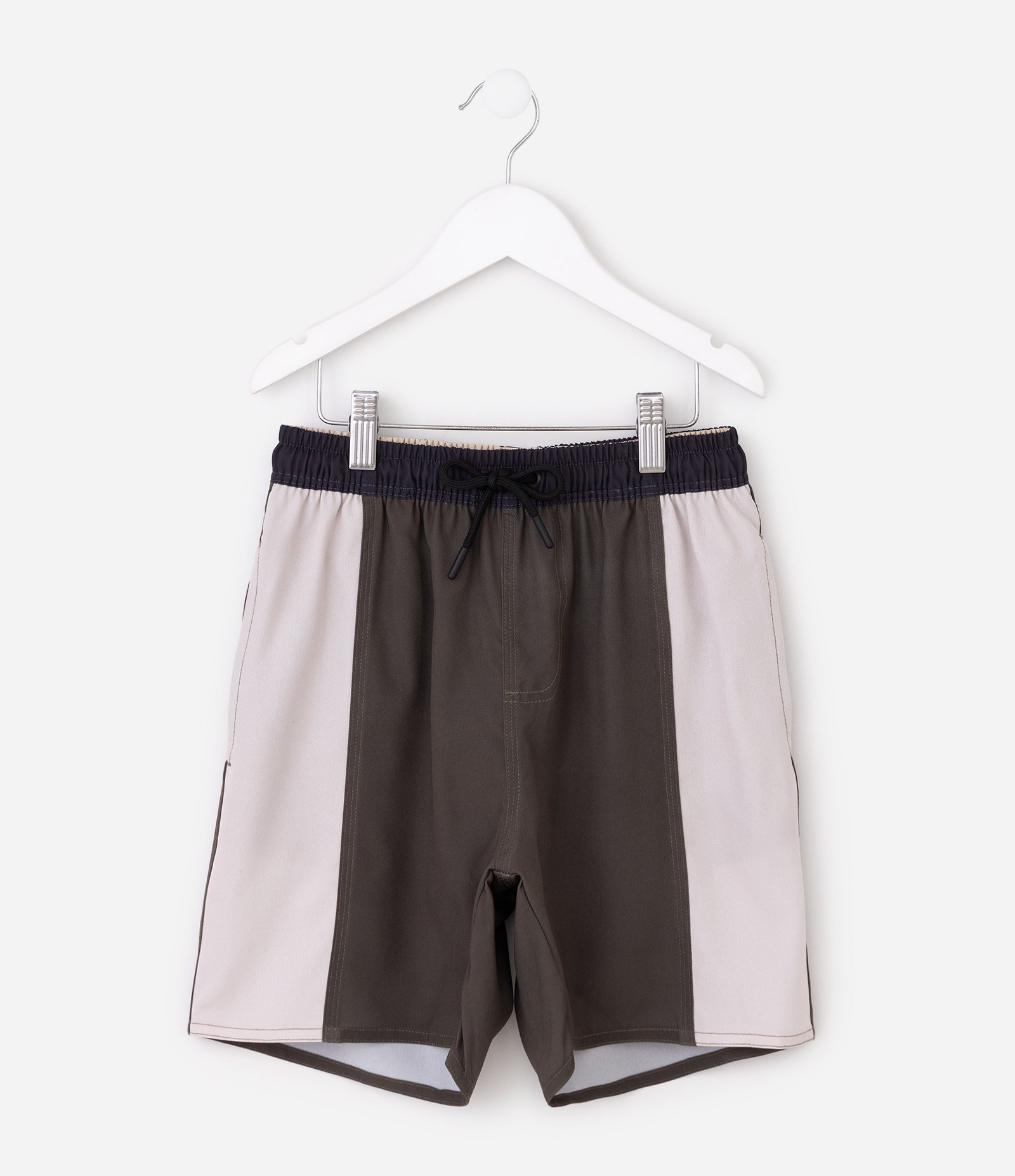 Bermuda Infantil com Recortes e Bolso Lateral – Tam 5 a 14 Anos Verde Escuro/Cinza 2