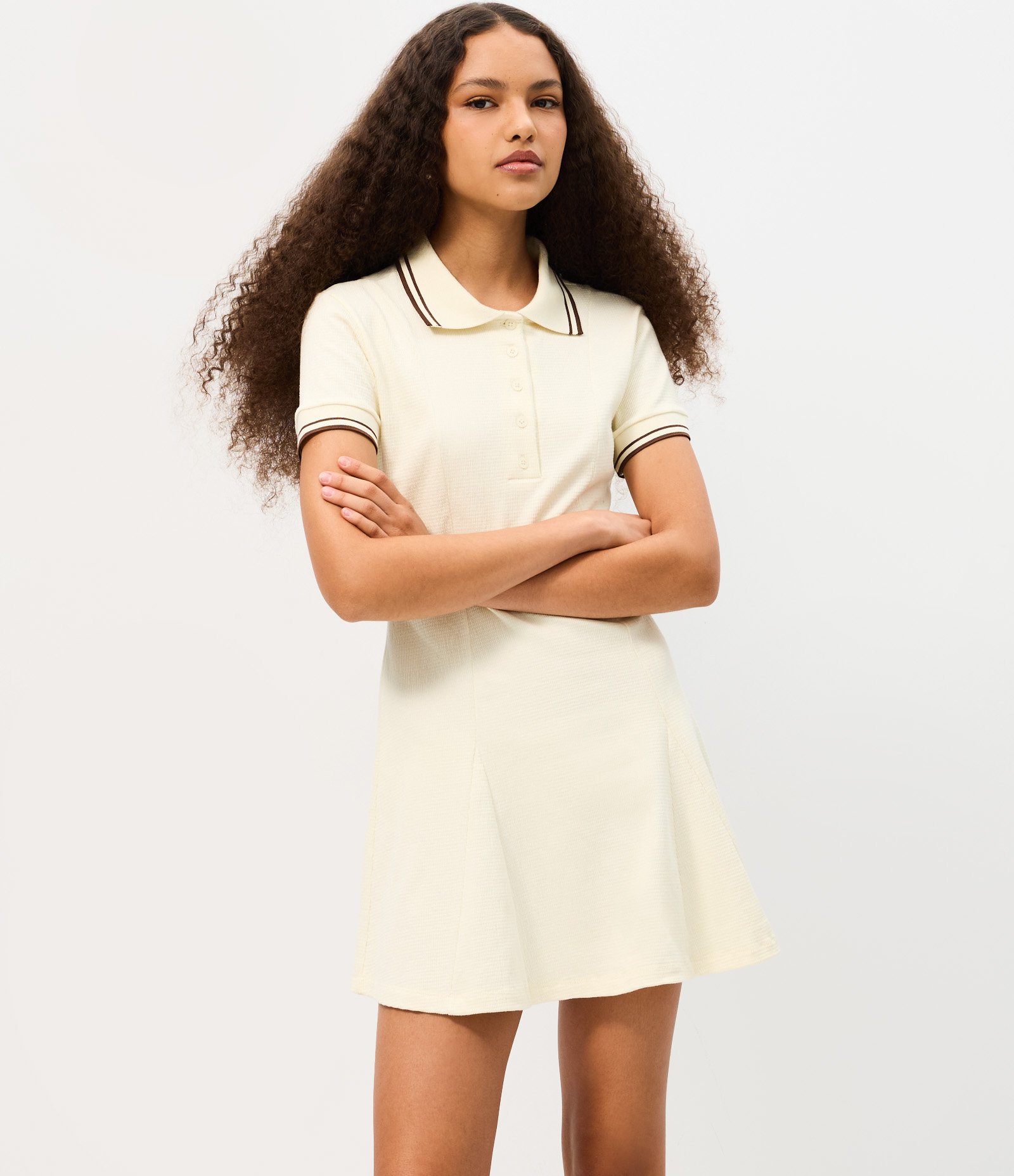 Vestido Skater Curto em Malha Anarruga com Gola Polo Amarelo Claro 2