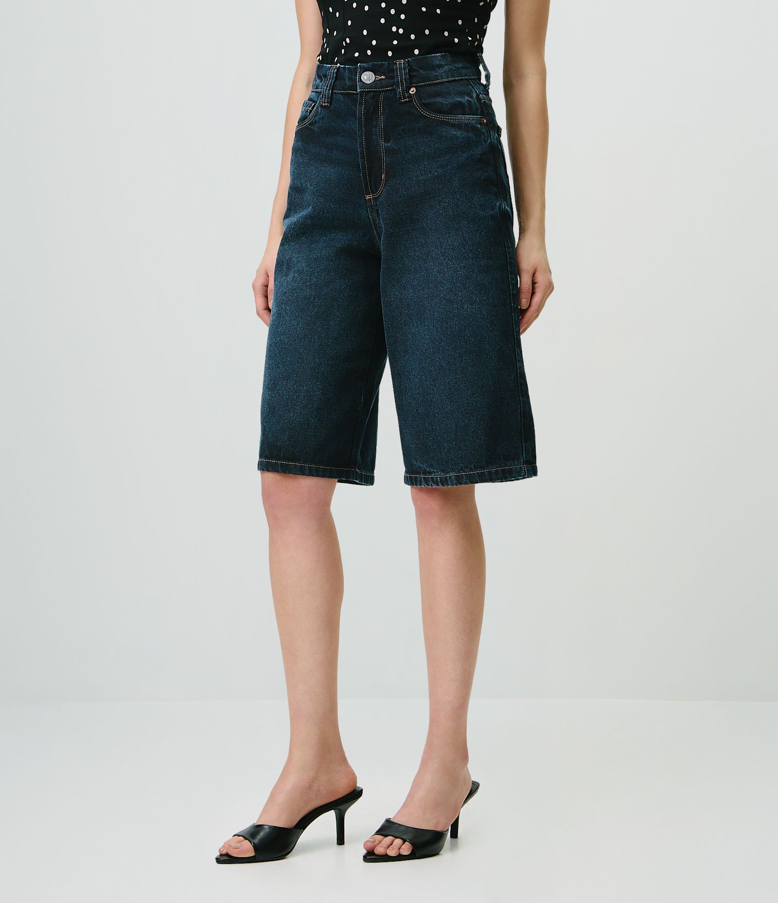 Bermuda Long em Jeans com Cintura Alta e Bolsos Azul Escuro 2