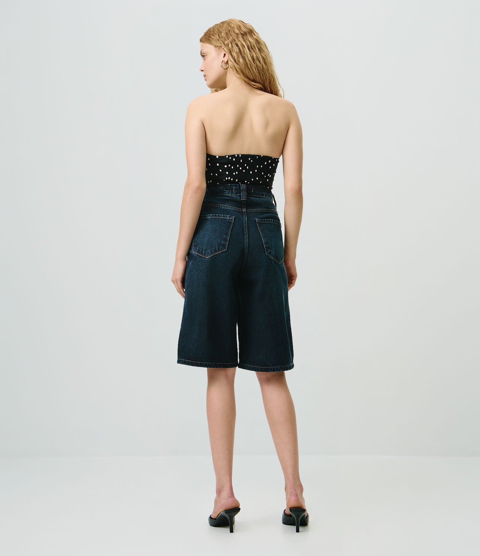 Bermuda Long em Jeans com Cintura Alta e Bolsos Azul Escuro 4