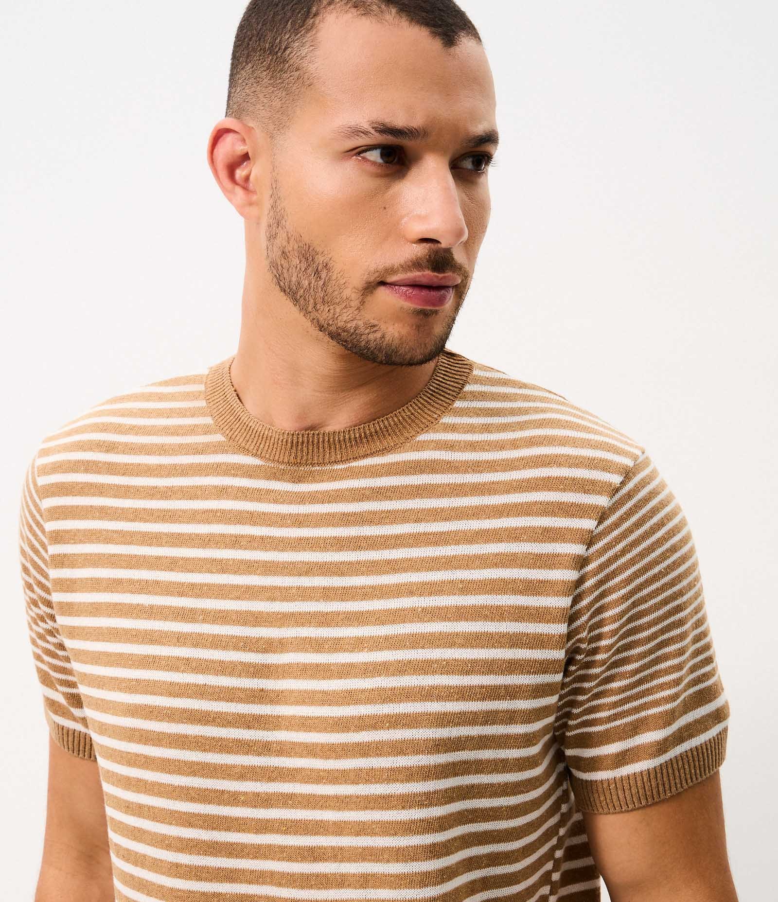 Camiseta Regular Listrada Bege 4