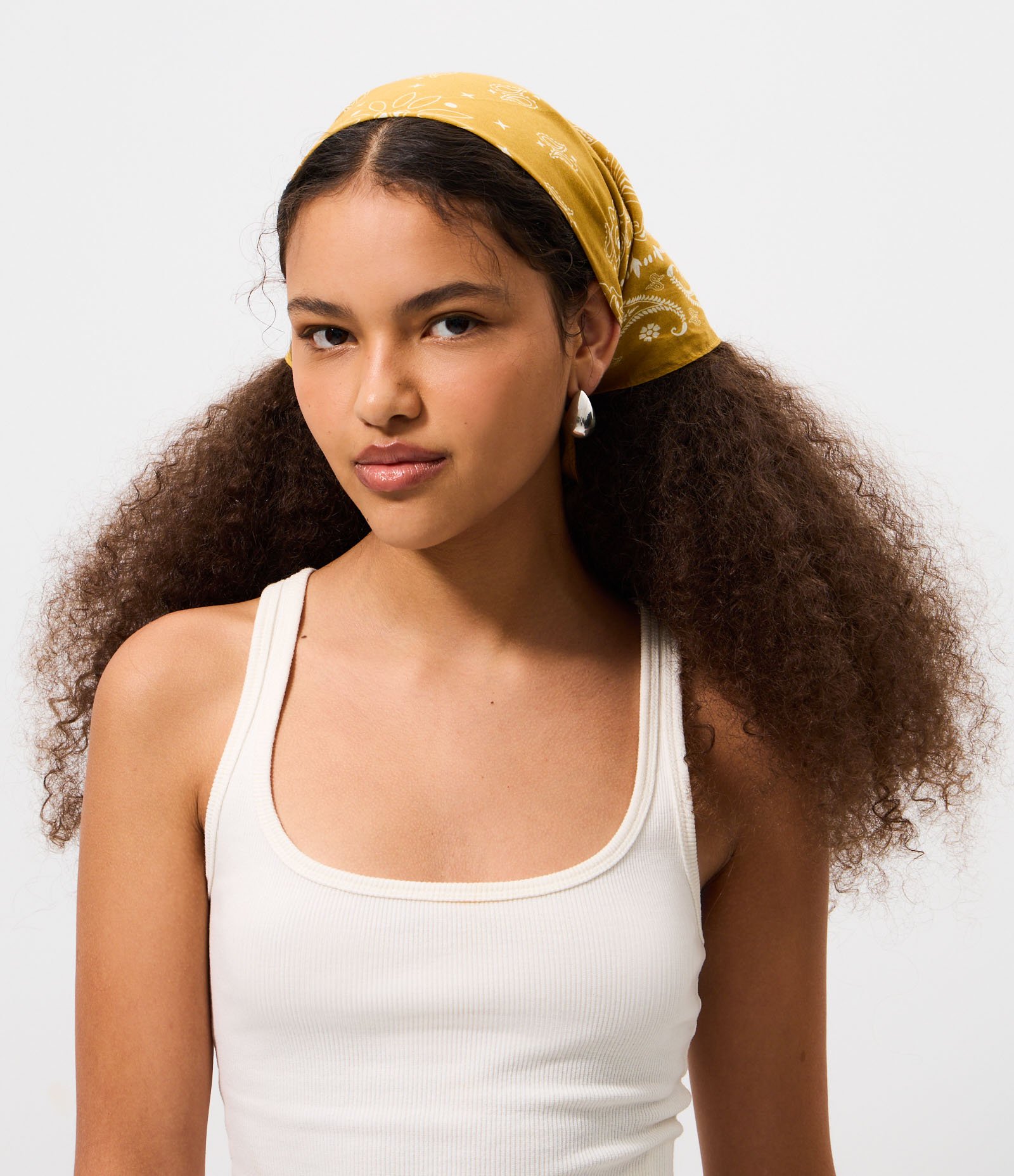 Lenço em Cotton com Estampa Paisley Amarelo 1