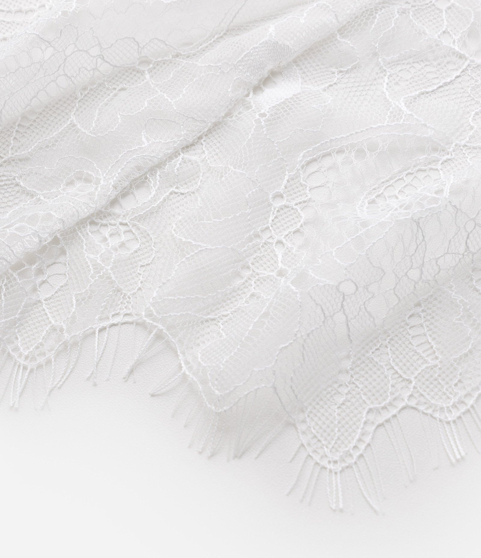 Lenço de Cintura em Renda com Amarração Branco 7