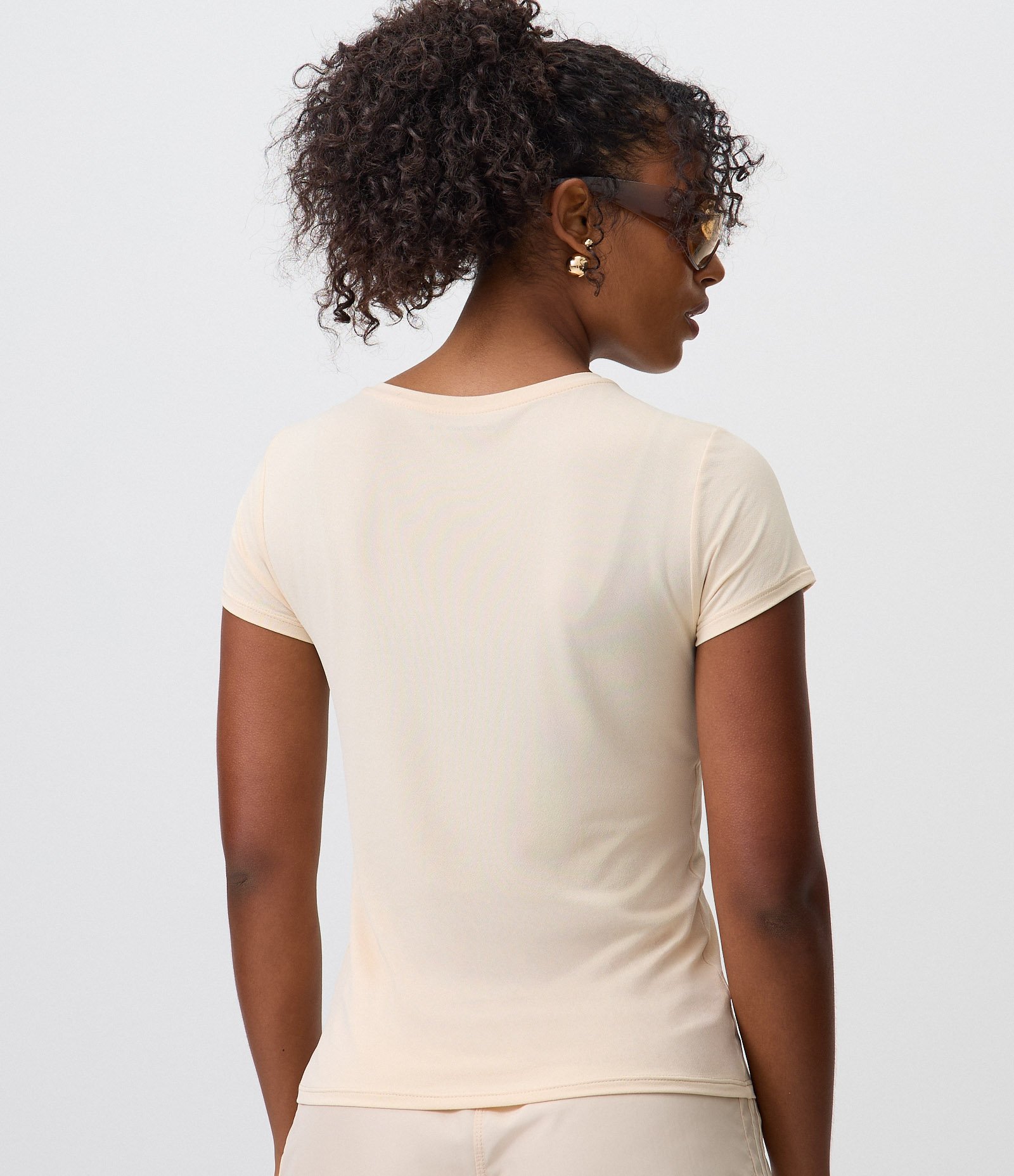 Camiseta Esportiva com Lettering Connection Bege 3