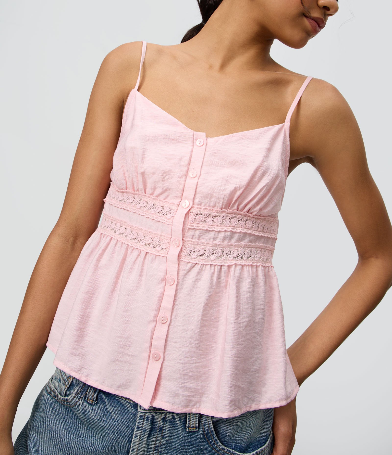Blusa de Alcinha em Viscose Acetinada com Botões e Detalhe em Renda Rosa 3