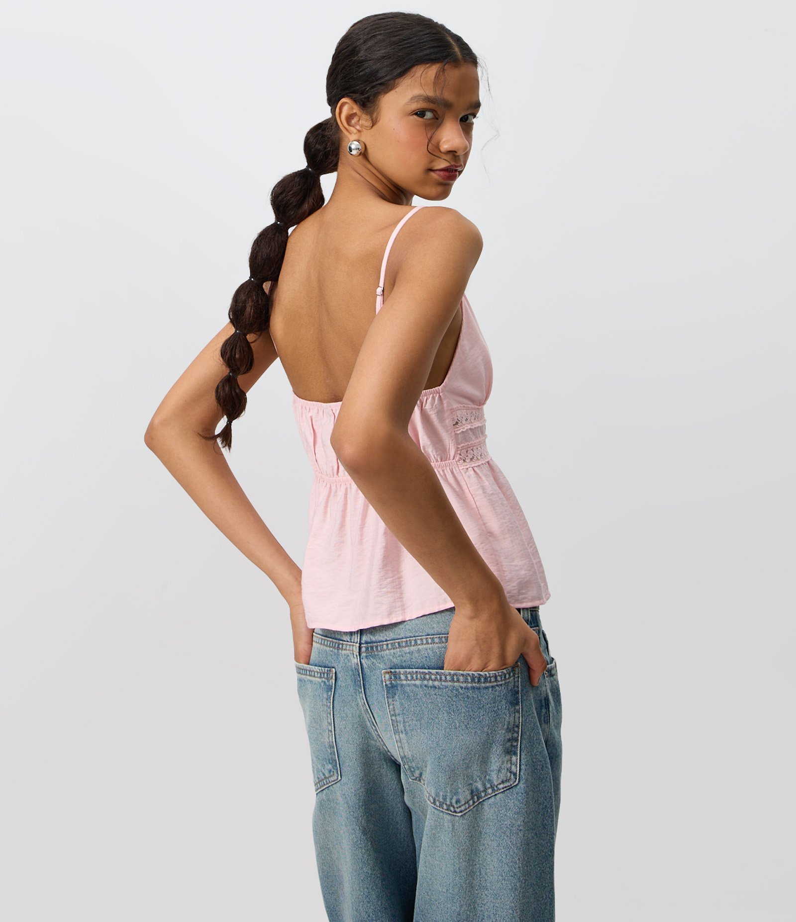 Blusa de Alcinha em Viscose Acetinada com Botões e Detalhe em Renda Rosa 4