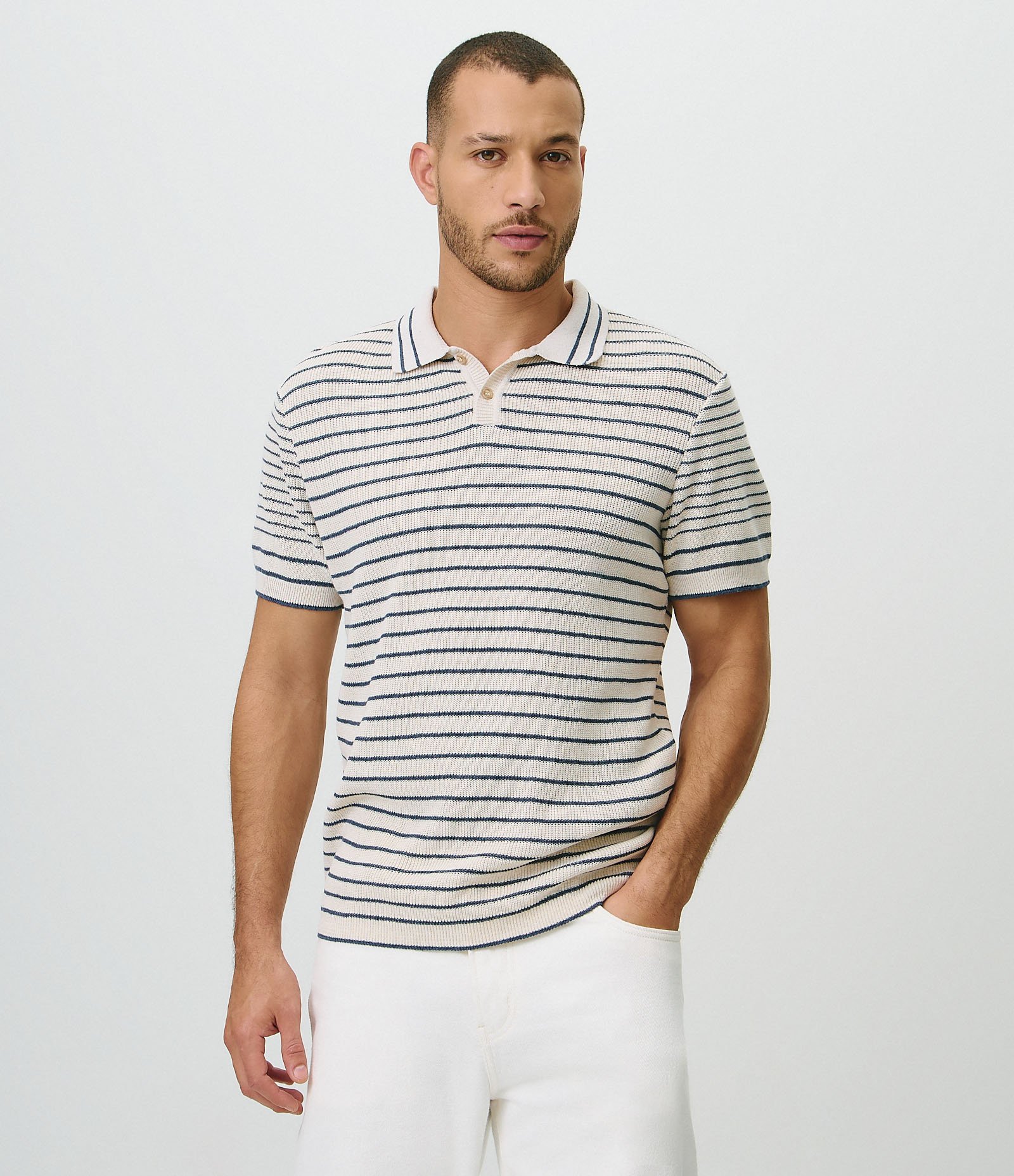 Camisa Polo em Tricô Listrado com Botões Bege 3
