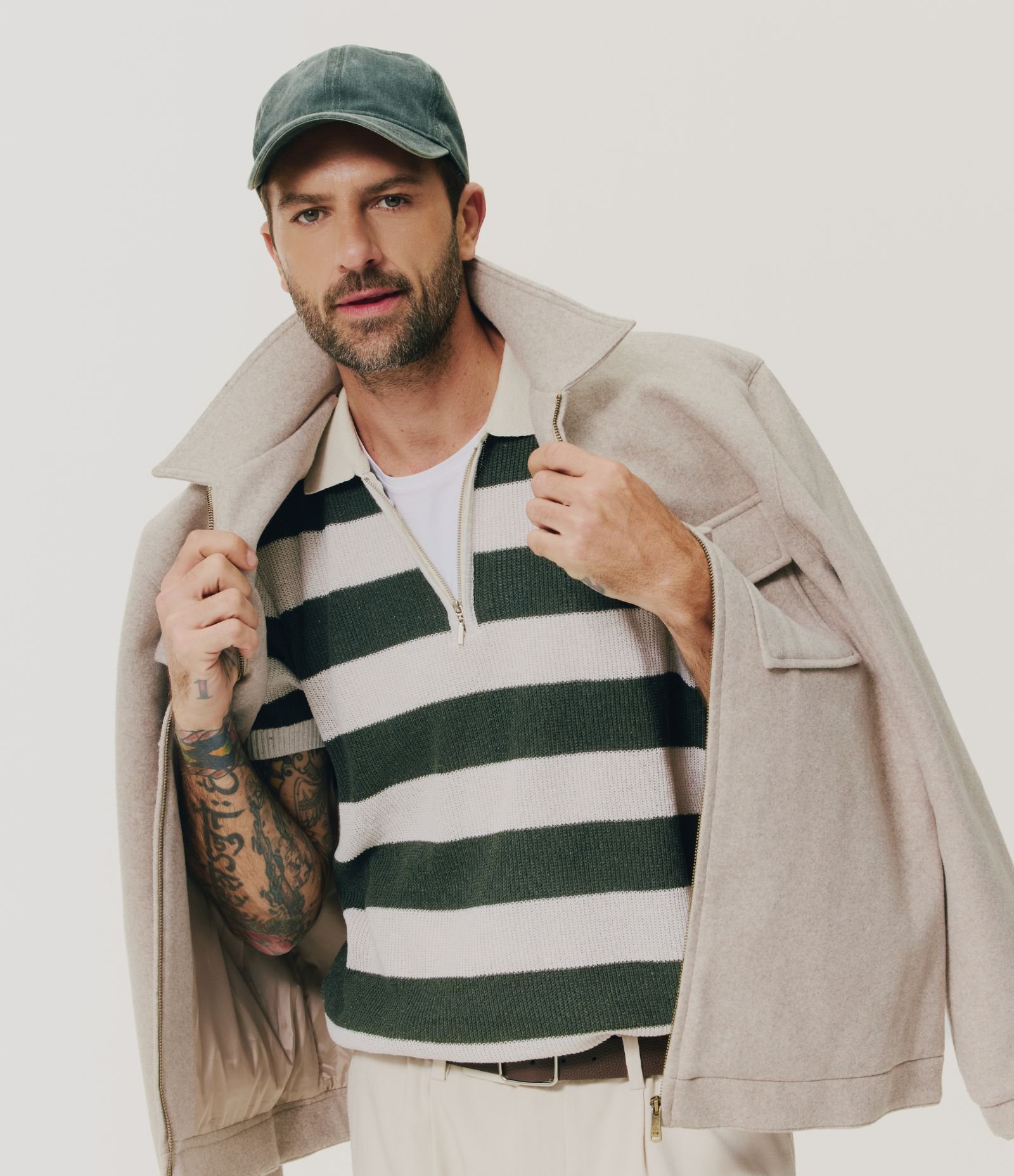 Polo Regular Listrada Texturizada com Zíper Verde 1