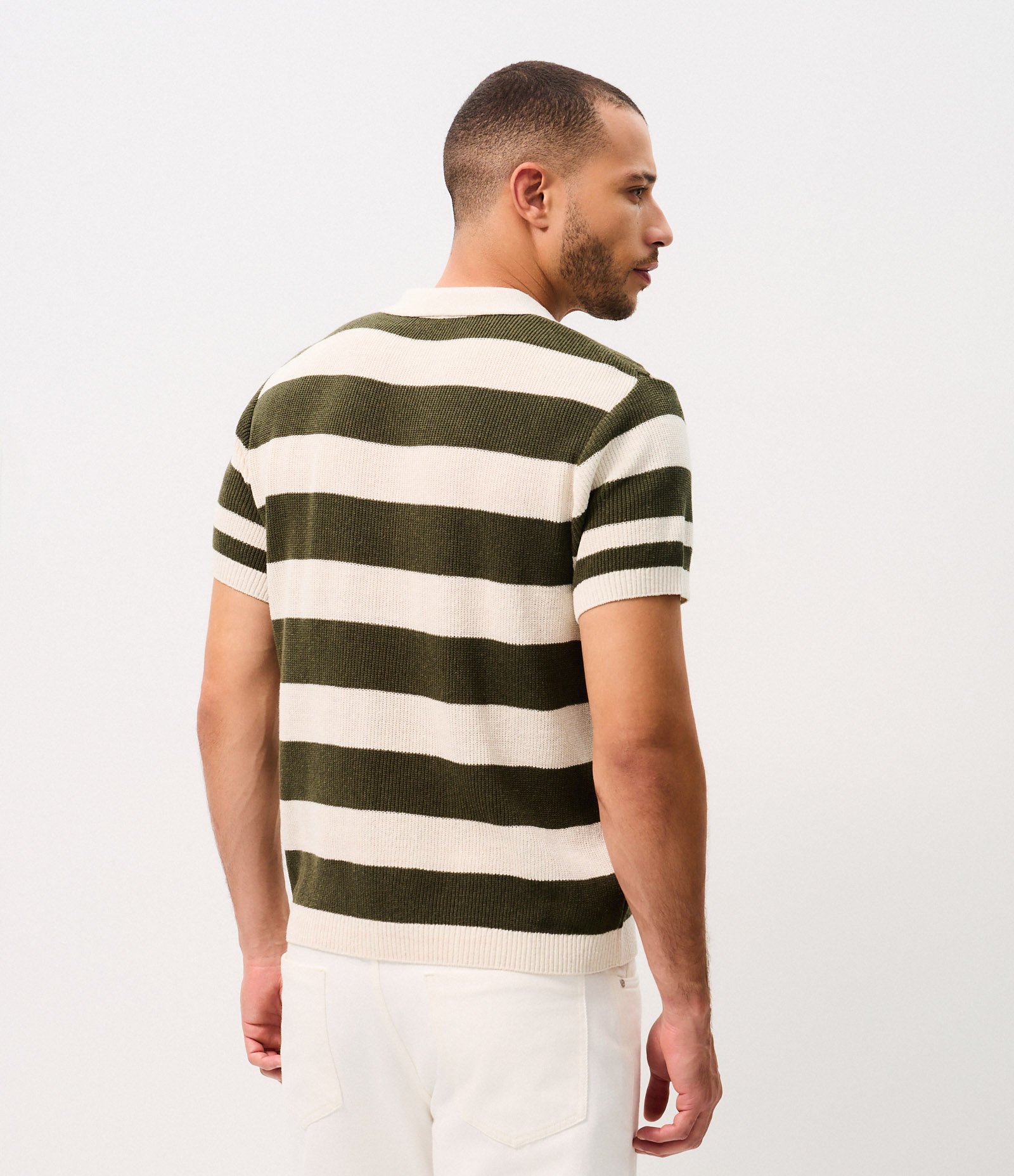 Polo Regular Listrada Texturizada com Zíper Verde 6