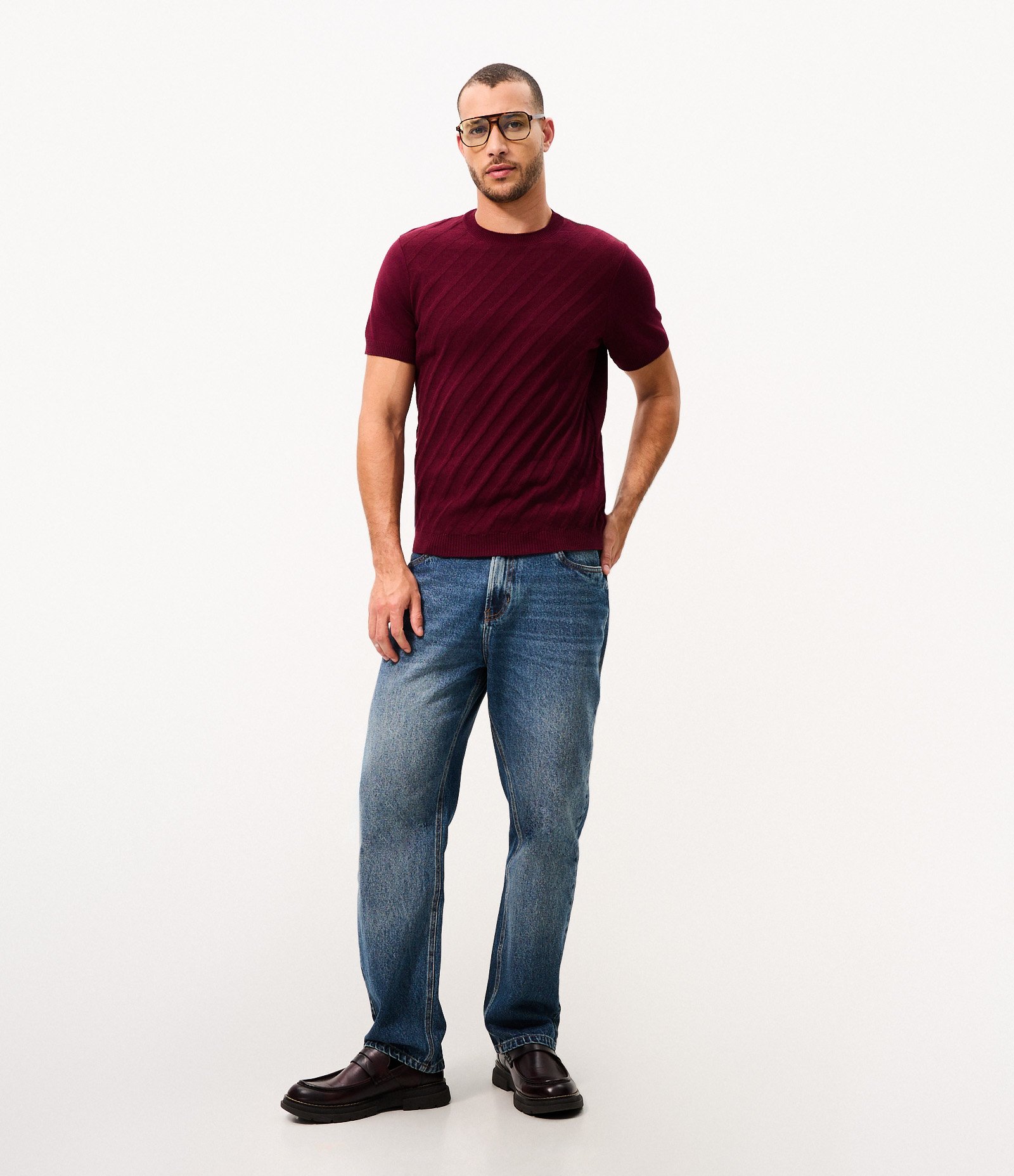 Camiseta em Tricô com Listras Diagonais Bordô 2