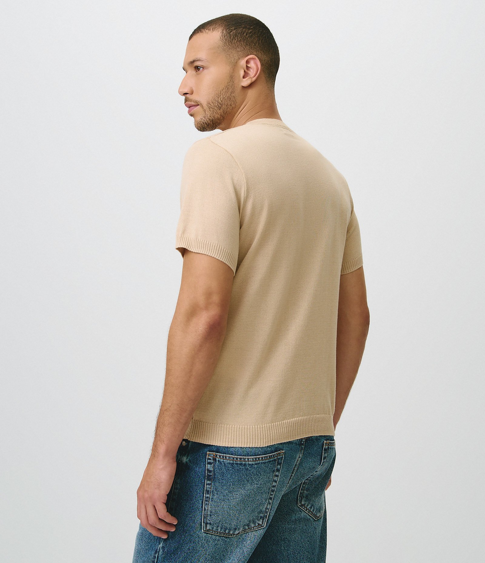 Camiseta em Tricô com Listras Diagonais Bege 4