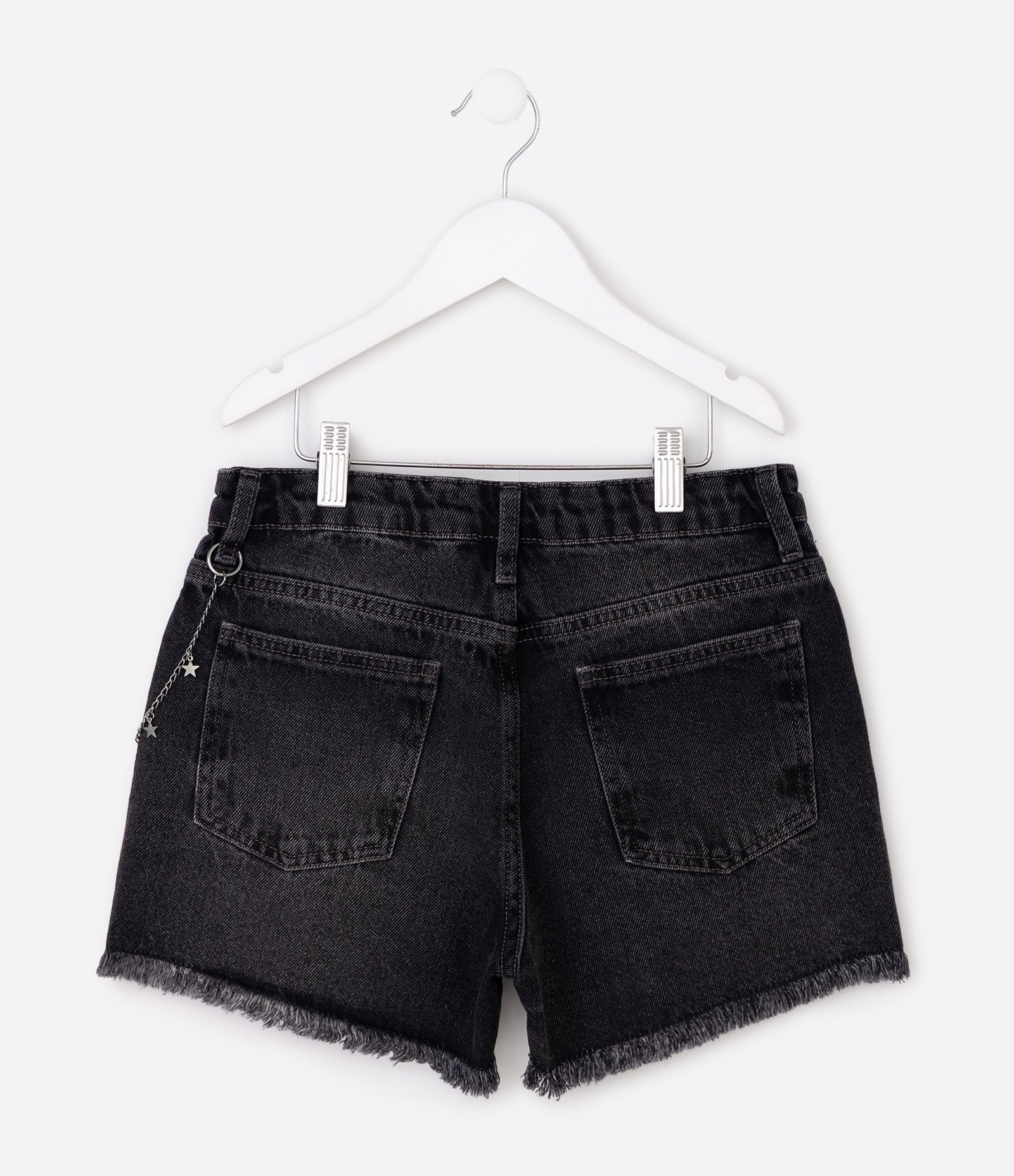 Mini Short Infantil em Jeans com Correntinha Estelas e Barra Desfiada – Tam 5 a 16 Anos Preto 3