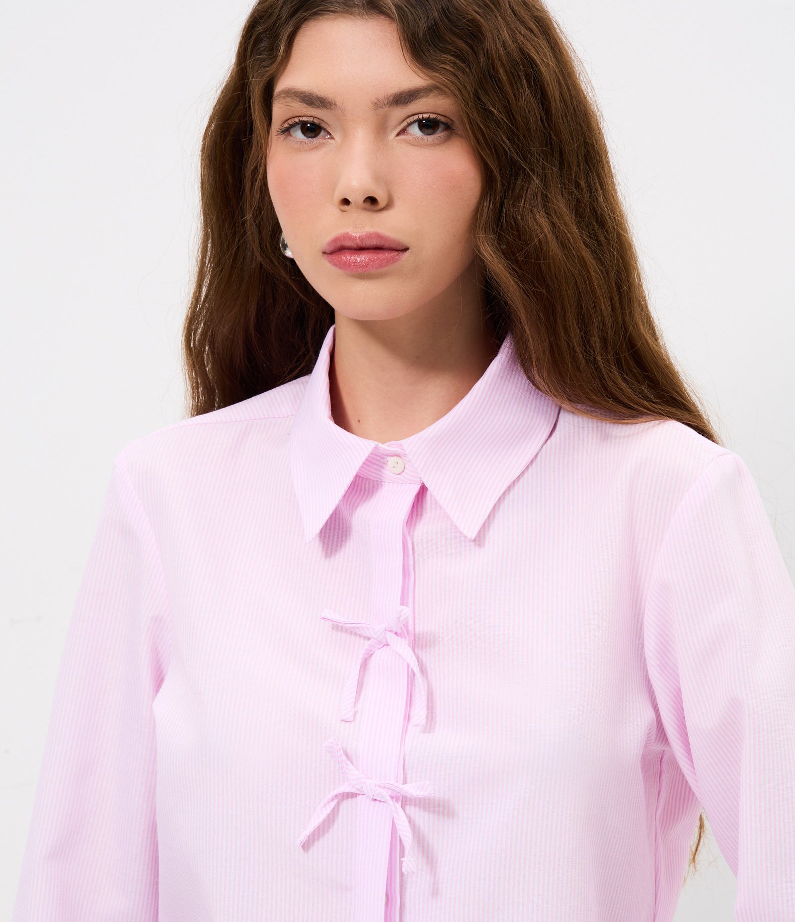 Camisa Cropped em Tricoline Listrado com Amarração em Laços Rosa 3
