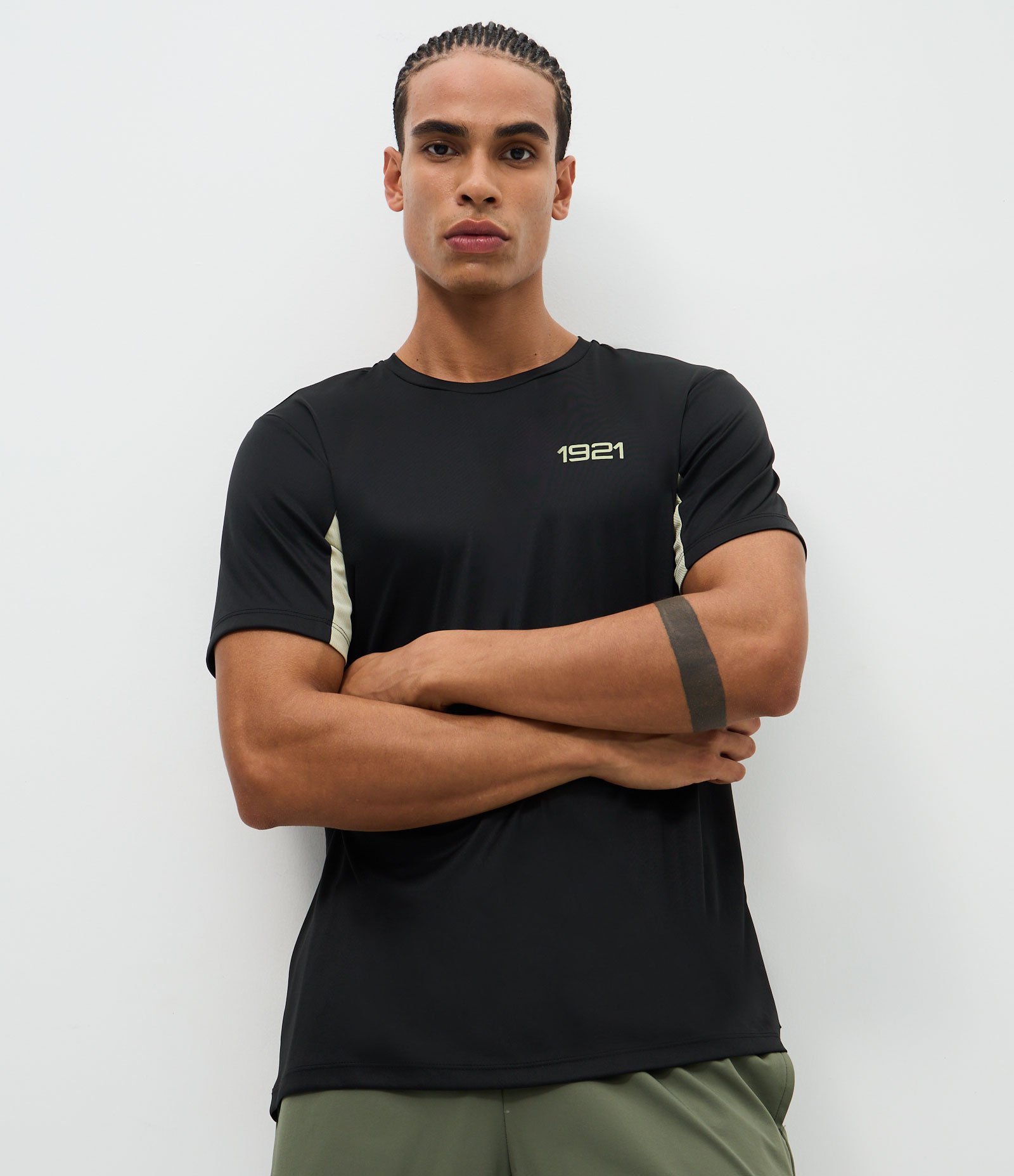 Camiseta Esportiva Dry Futebol com Recortes Preto 1