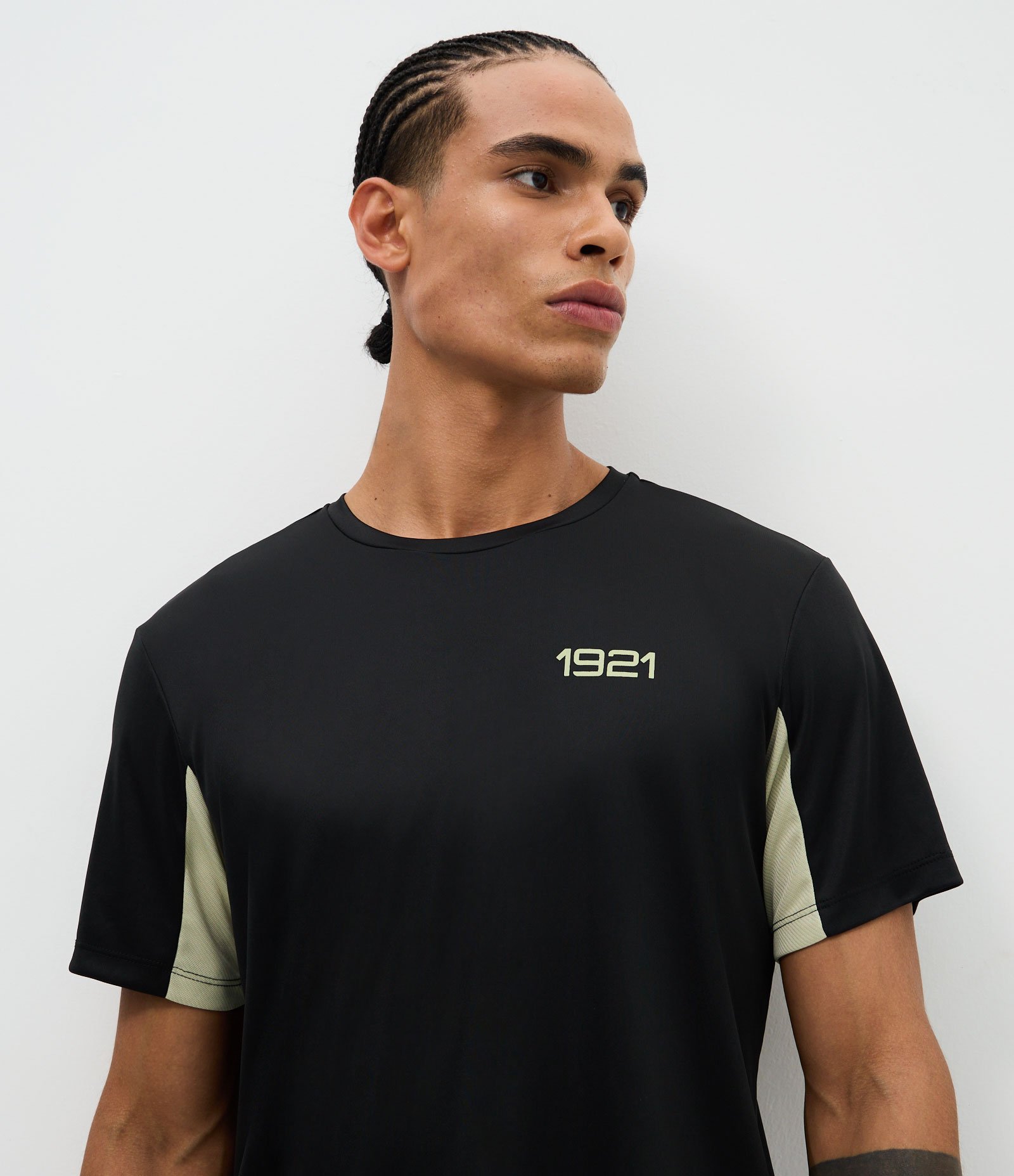 Camiseta Esportiva Dry Futebol com Recortes Preto 3