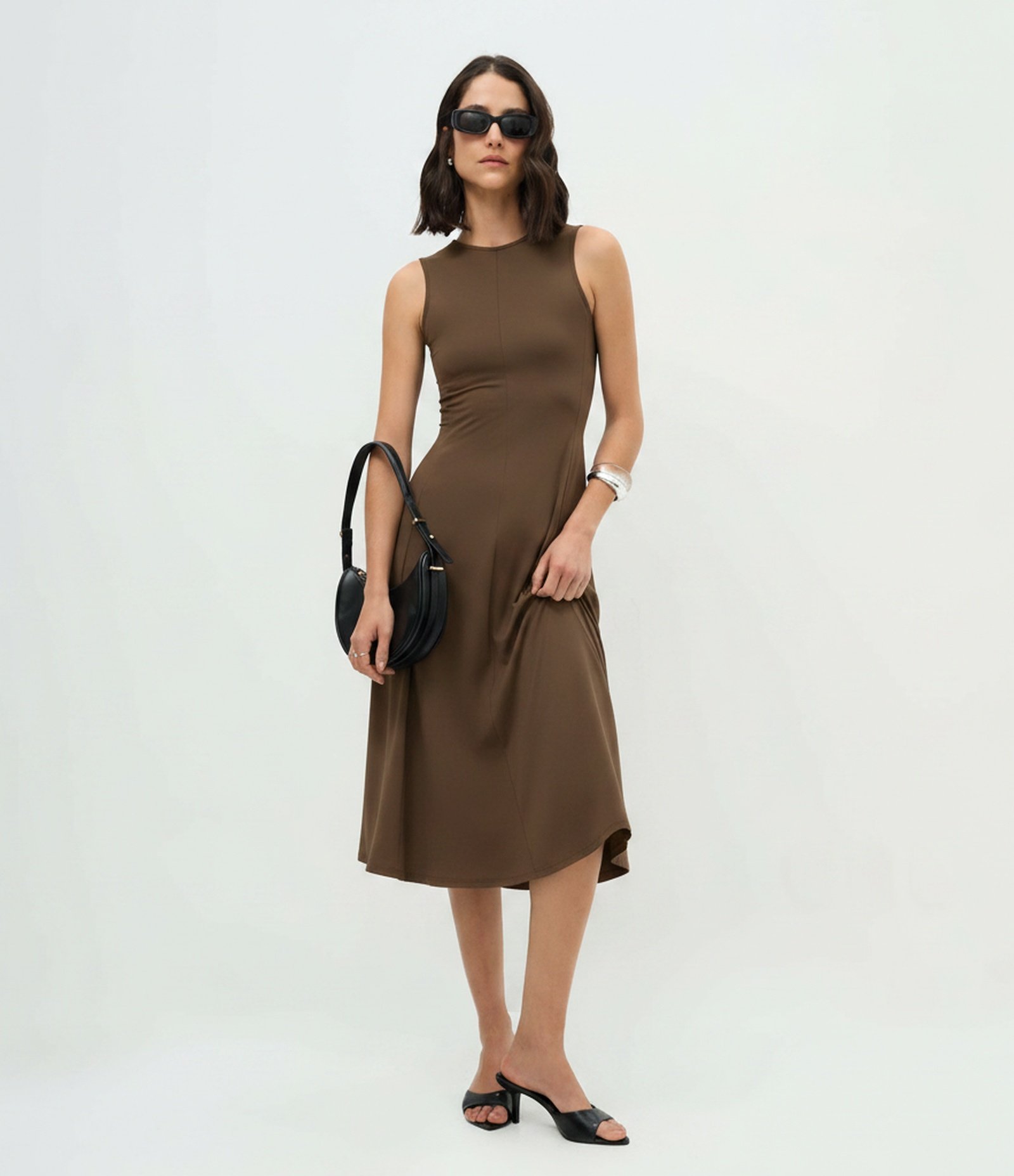 Vestido Evasê Longo em Poliamida com Decote Fechado Cinza 1