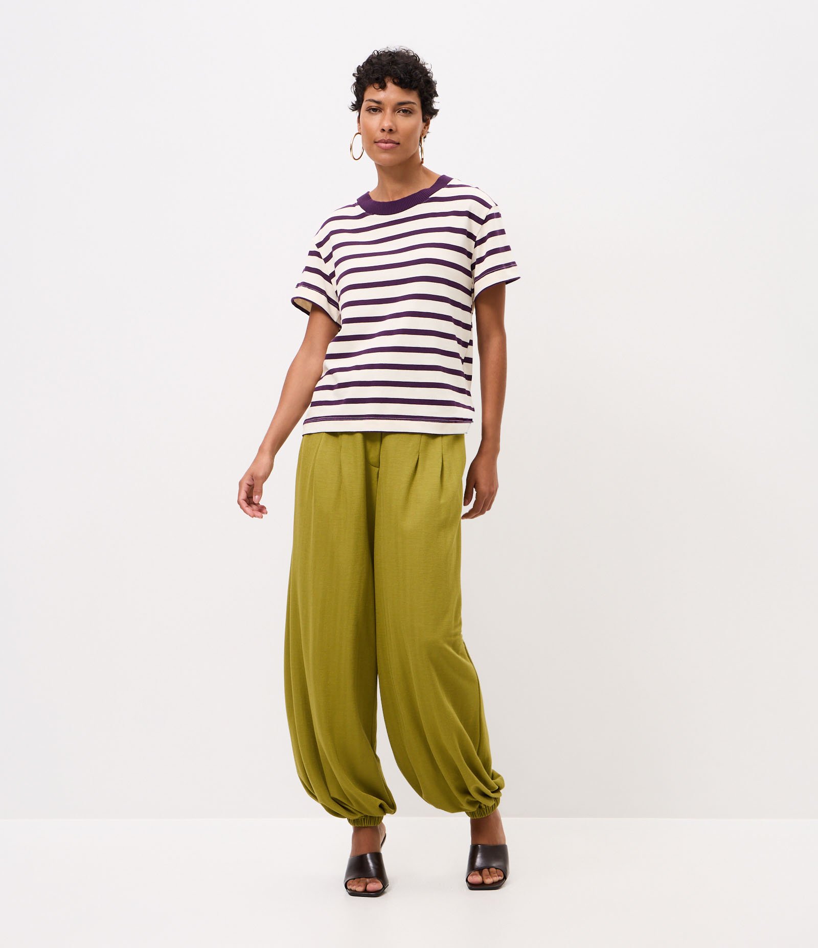 Blusa Slim Listrada em Algodão com Gola Contrastante Roxo/Branco 2