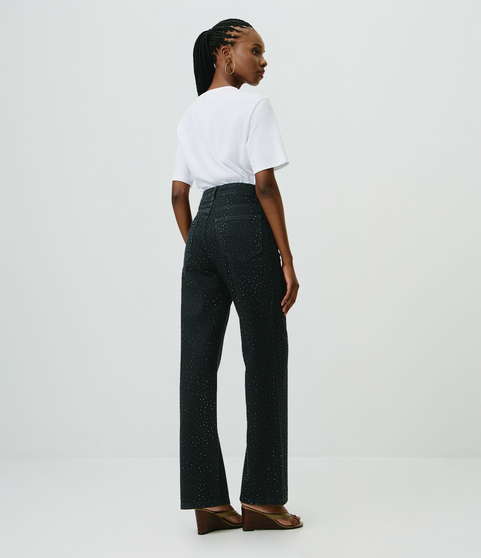 Calça Reta Comfort Jeans com Cintura Alta e Aplicação Brilho Preto 4