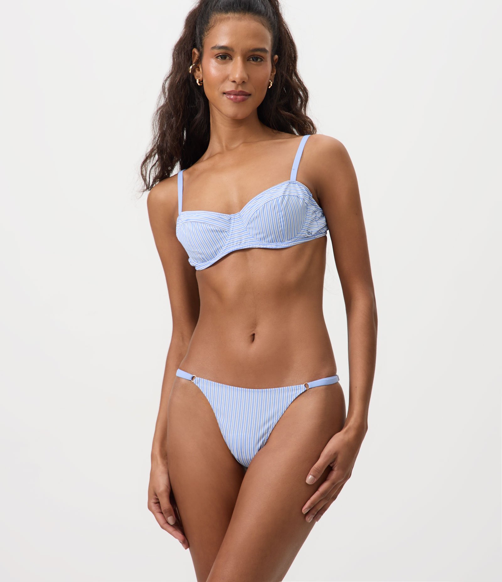 Calcinha String Fio em Tricoline com Estampa Listrada Azul 1