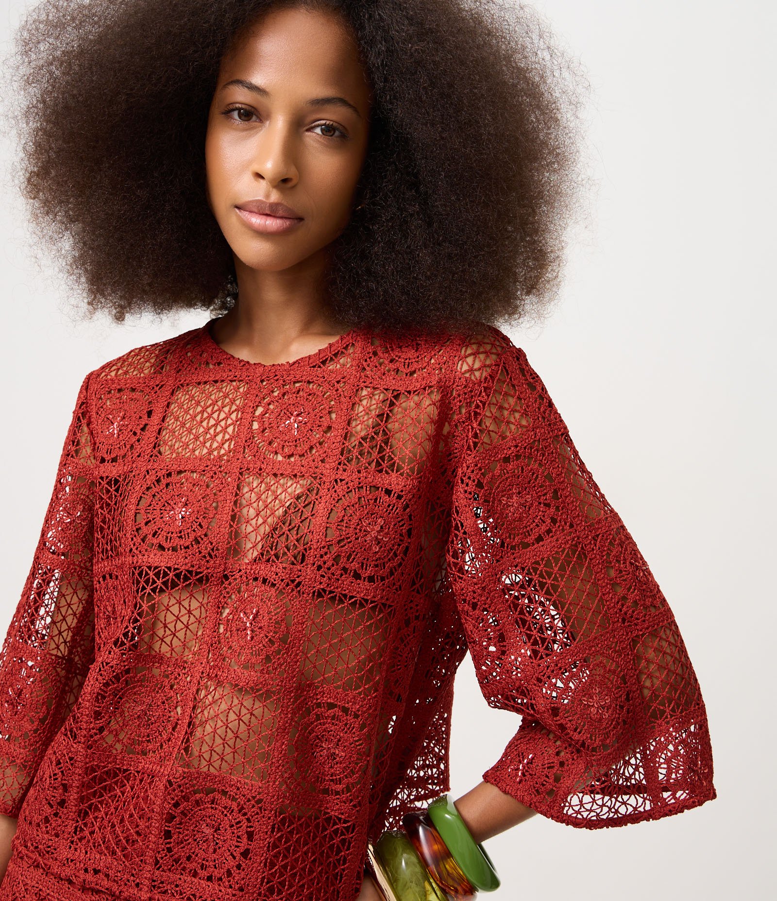 Blusa em Crochê com Paetês e Bordado Abstrato Vermelho 3