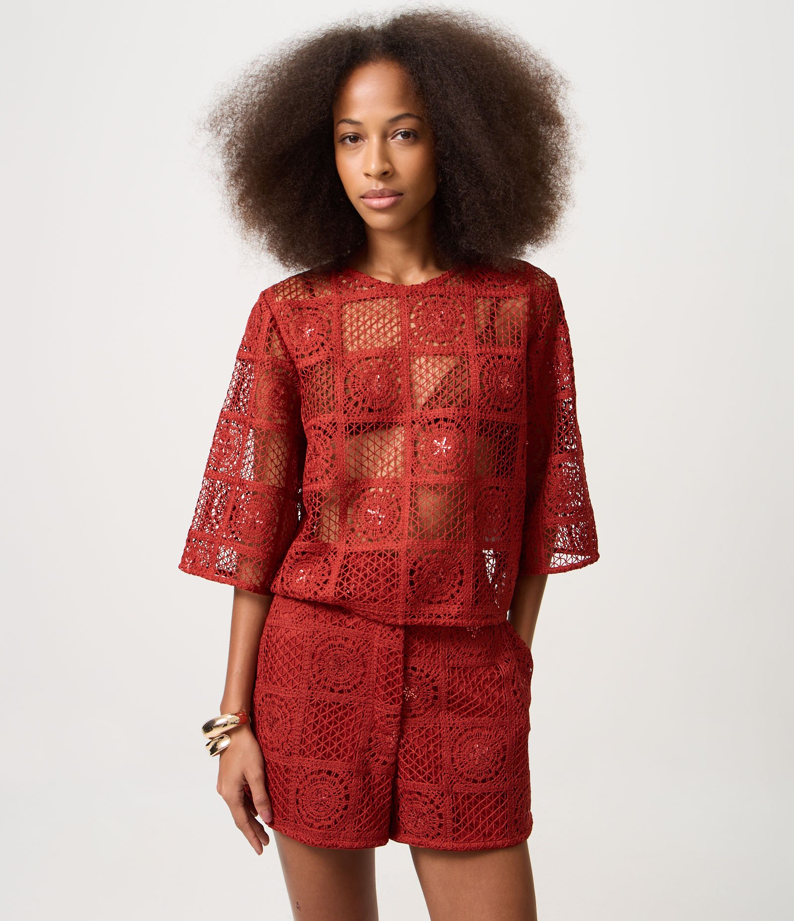 Short em Crochê com Paetês e Bordado Abstrato Vermelho 2