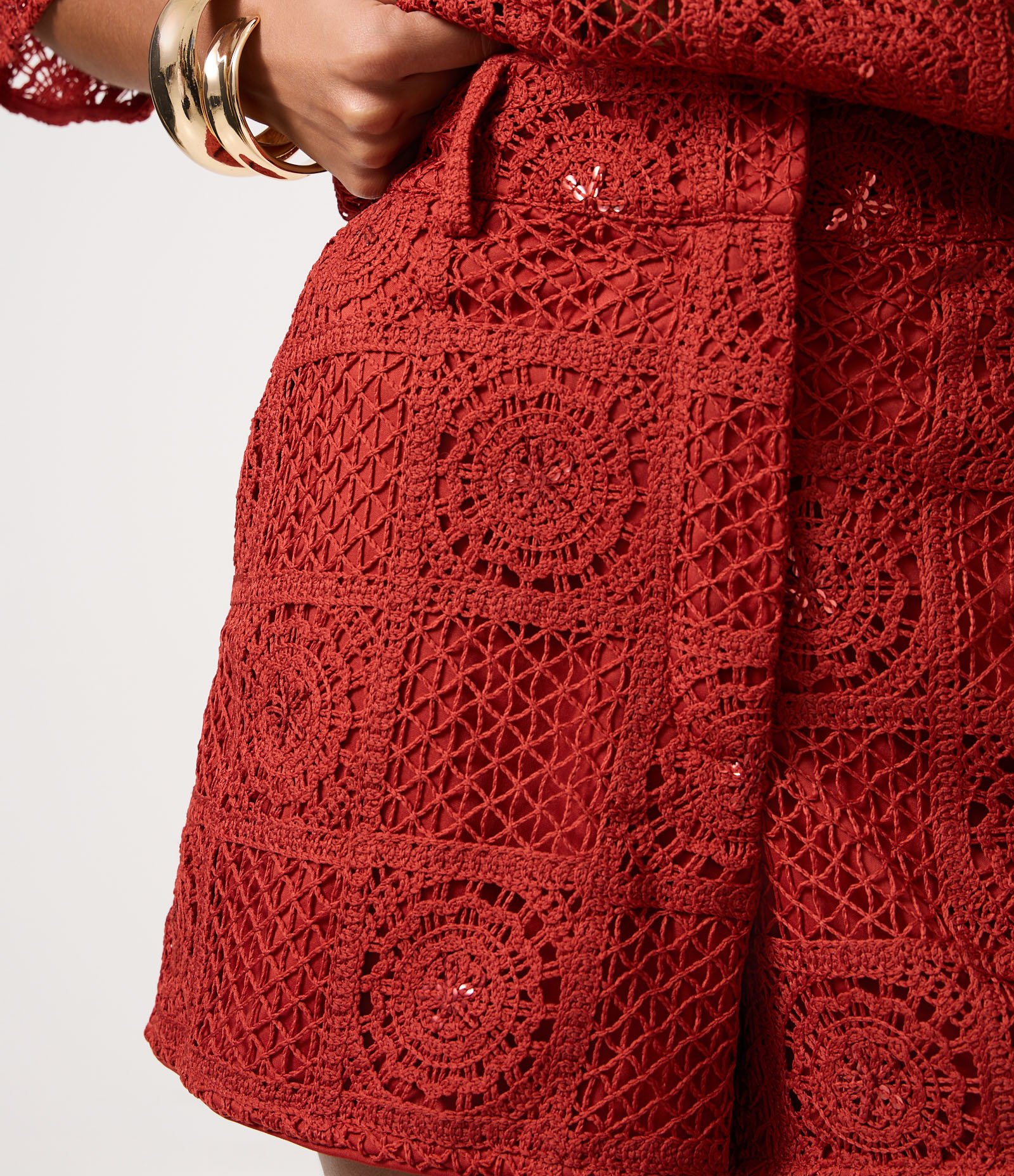 Short em Crochê com Paetês e Bordado Abstrato Vermelho 3