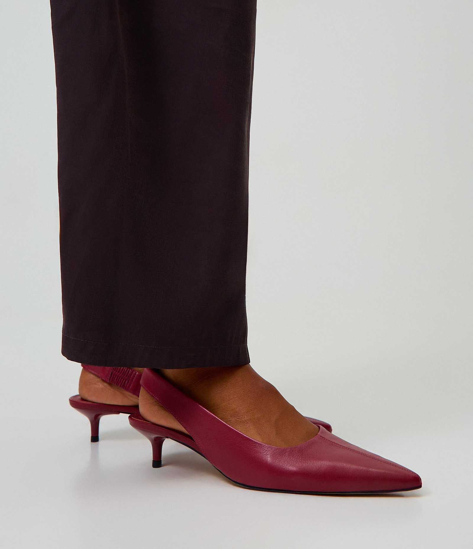 Sapato Slingback em Couro com Salto Baixo Kitten Heel Bordô 1