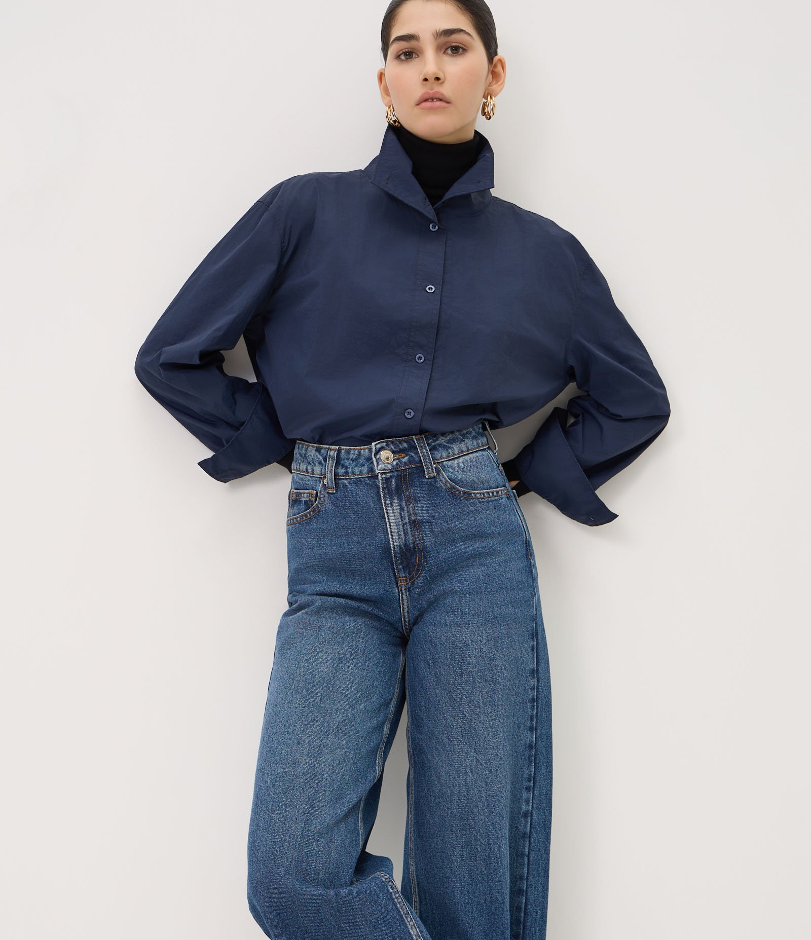 Calça Wide Leg em Jeans com Cintura Alta e Bolsos Azul 2
