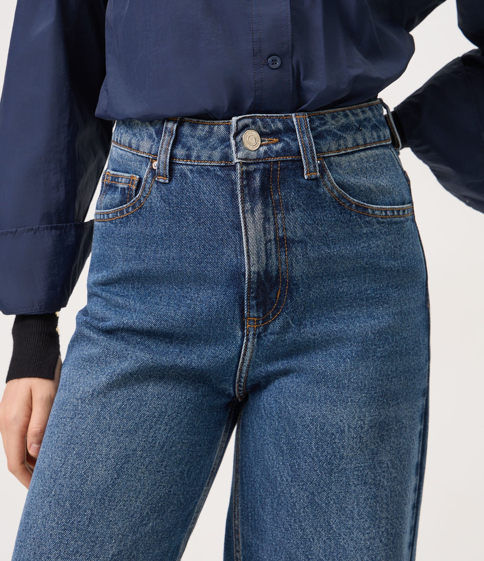 Calça Wide Leg em Jeans com Cintura Alta e Bolsos Azul 4